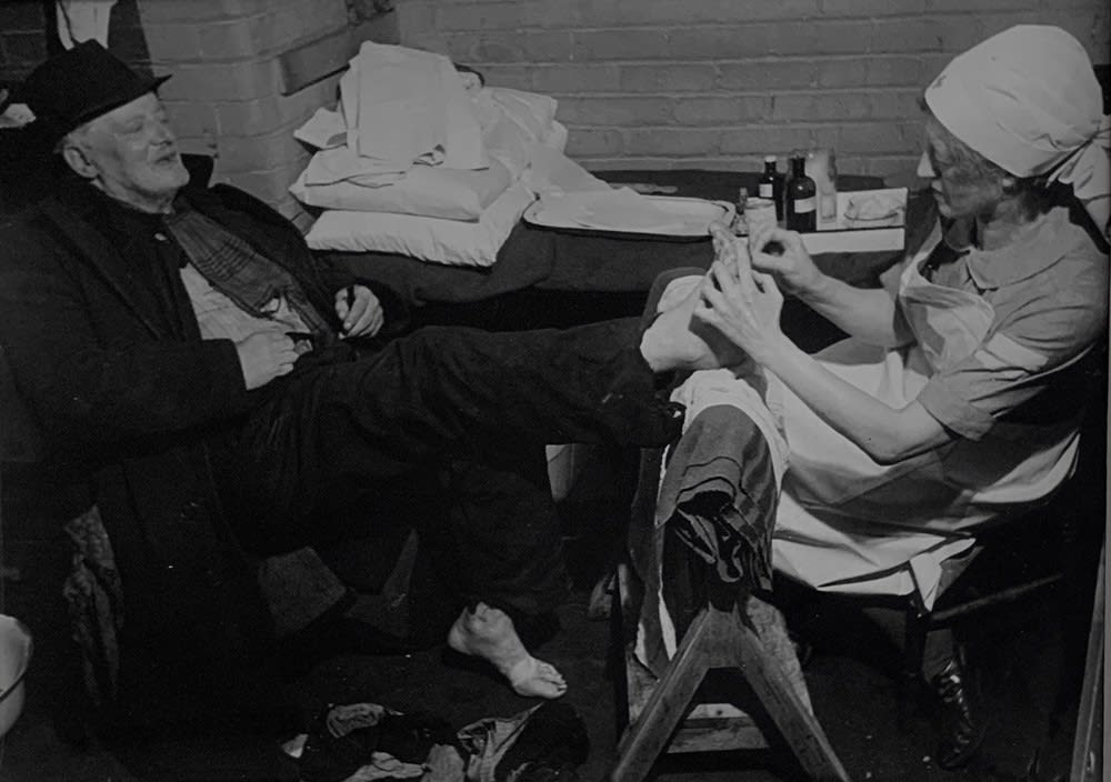 Kurt Hutton, Treatment, 1941