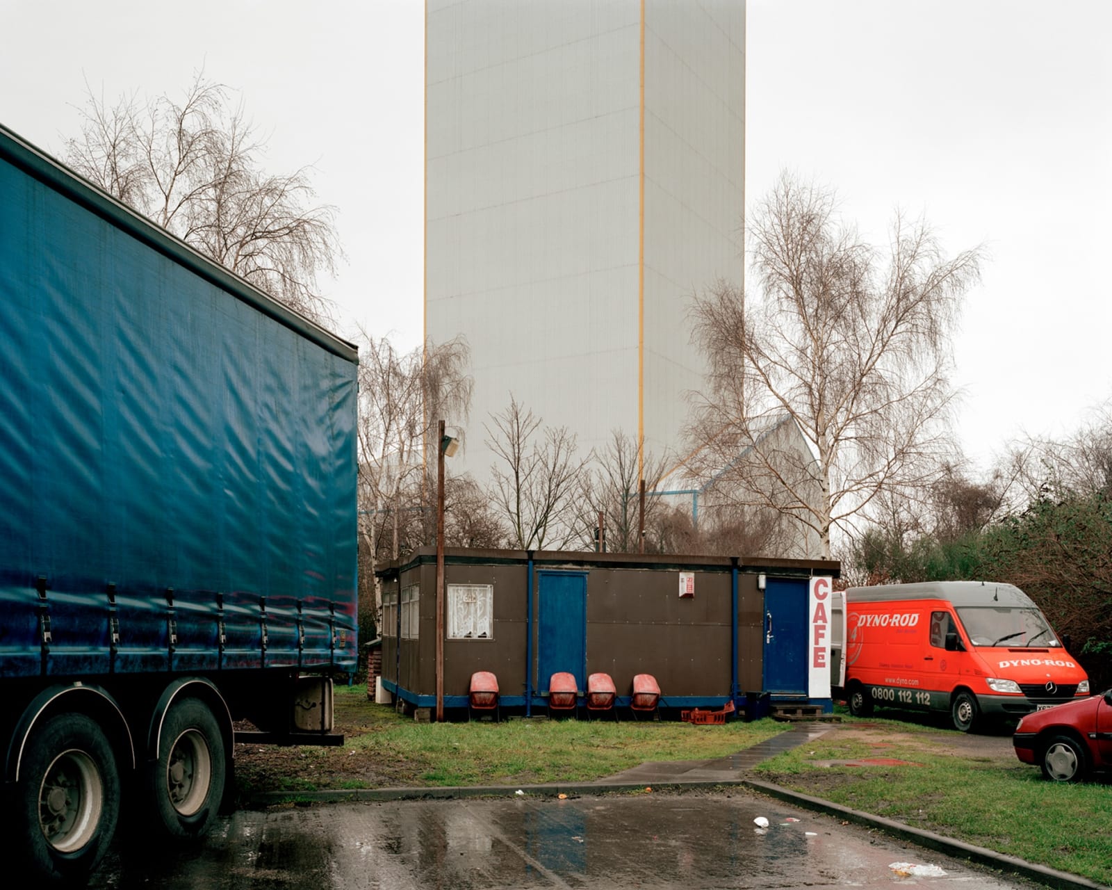 Mark Power, A System of Edges (26 Different Endings) 19 (P93 >E), 2005