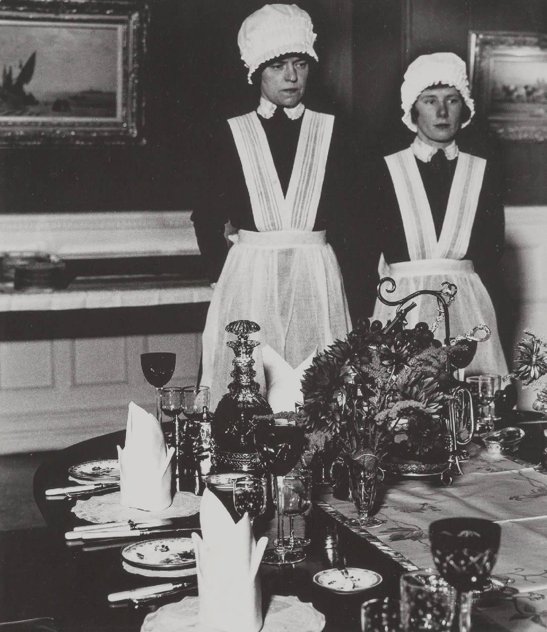 Bill Brandt, The Perfect Parlourmaid (Parlourmaid and under-parlourmaid ready to serve), 1935