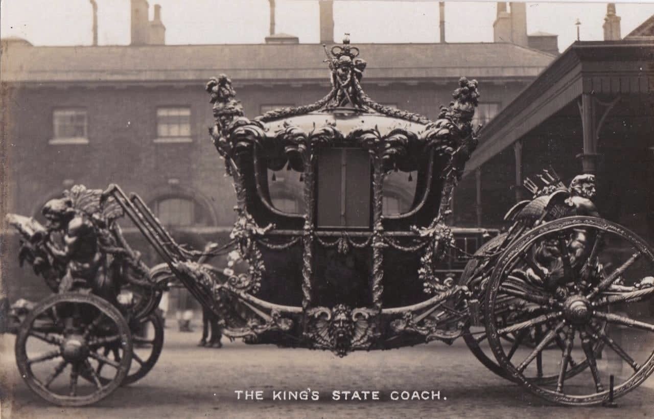 Christina Broom, Buckingham Palace. The King's State Coach, 1912