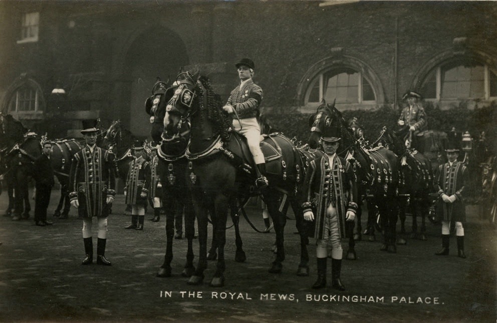 Christina Broom, In the Royal Mews, Buckingham Palace, 1912
