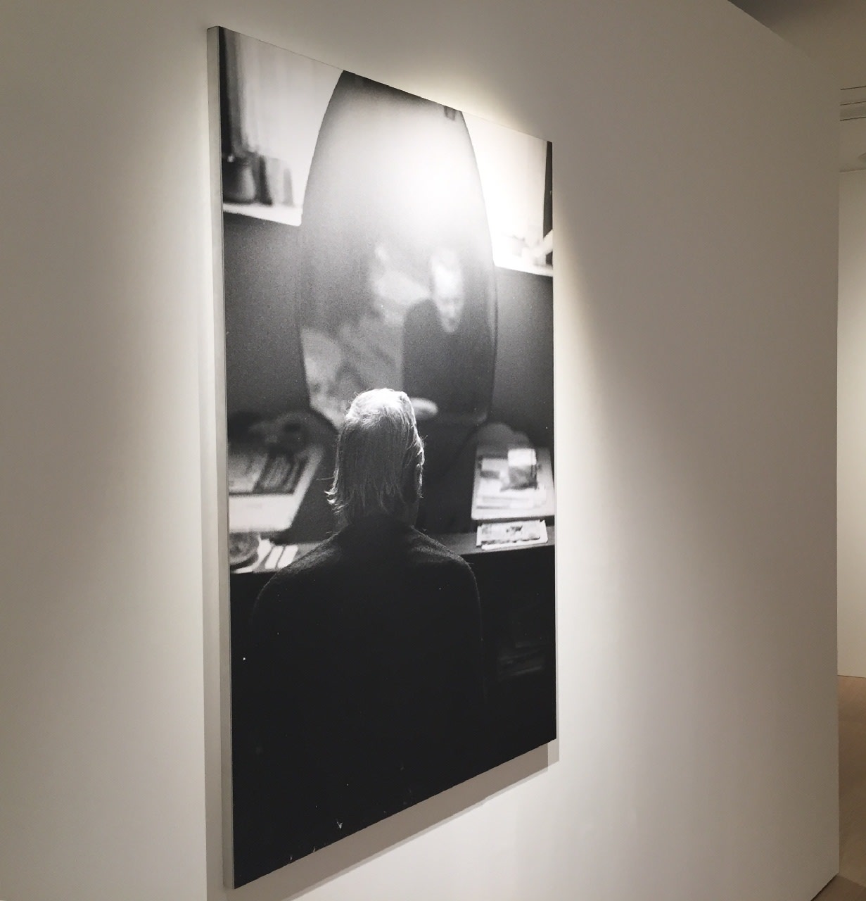 Richard Billingham, Untitled (from the series Ray's a laugh), 1990