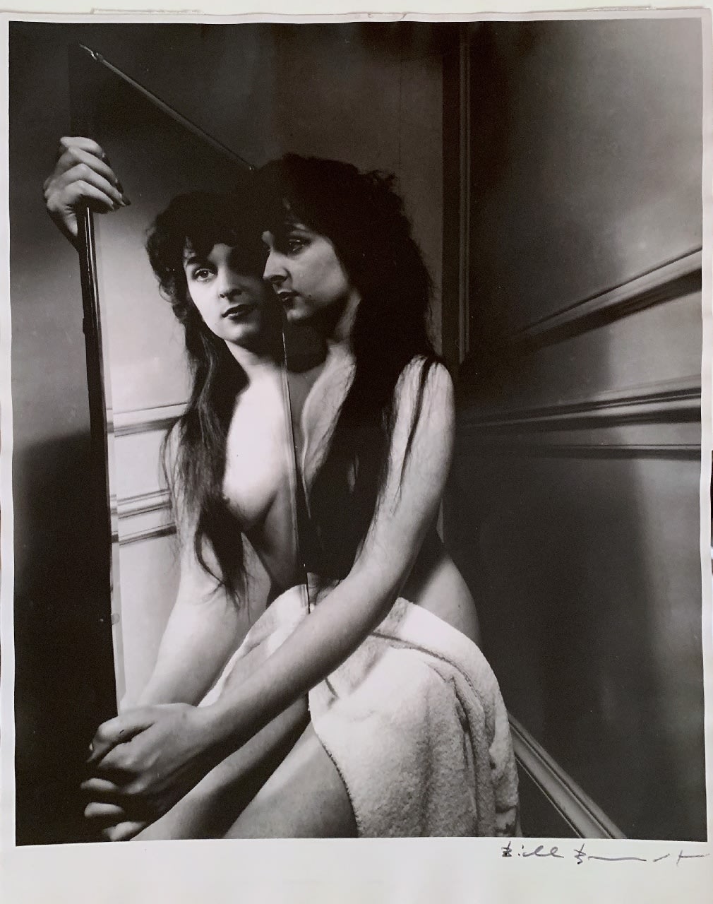 Bill Brandt, Kismet with mirror, Belgravia, London, 1953