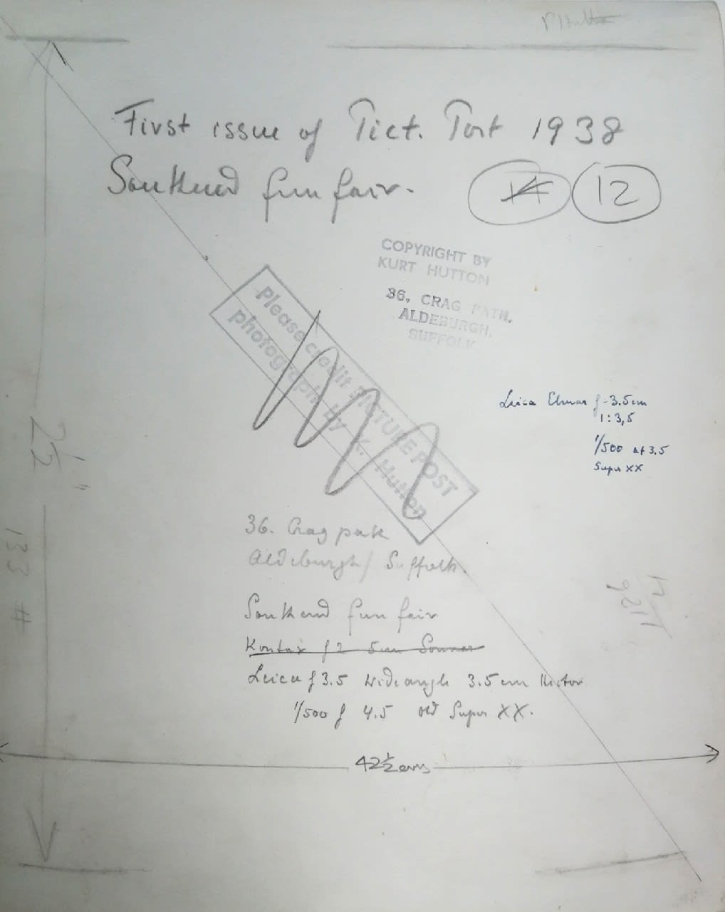 Kurt Hutton, The Fun of the Fair - Two at the fair, 1938