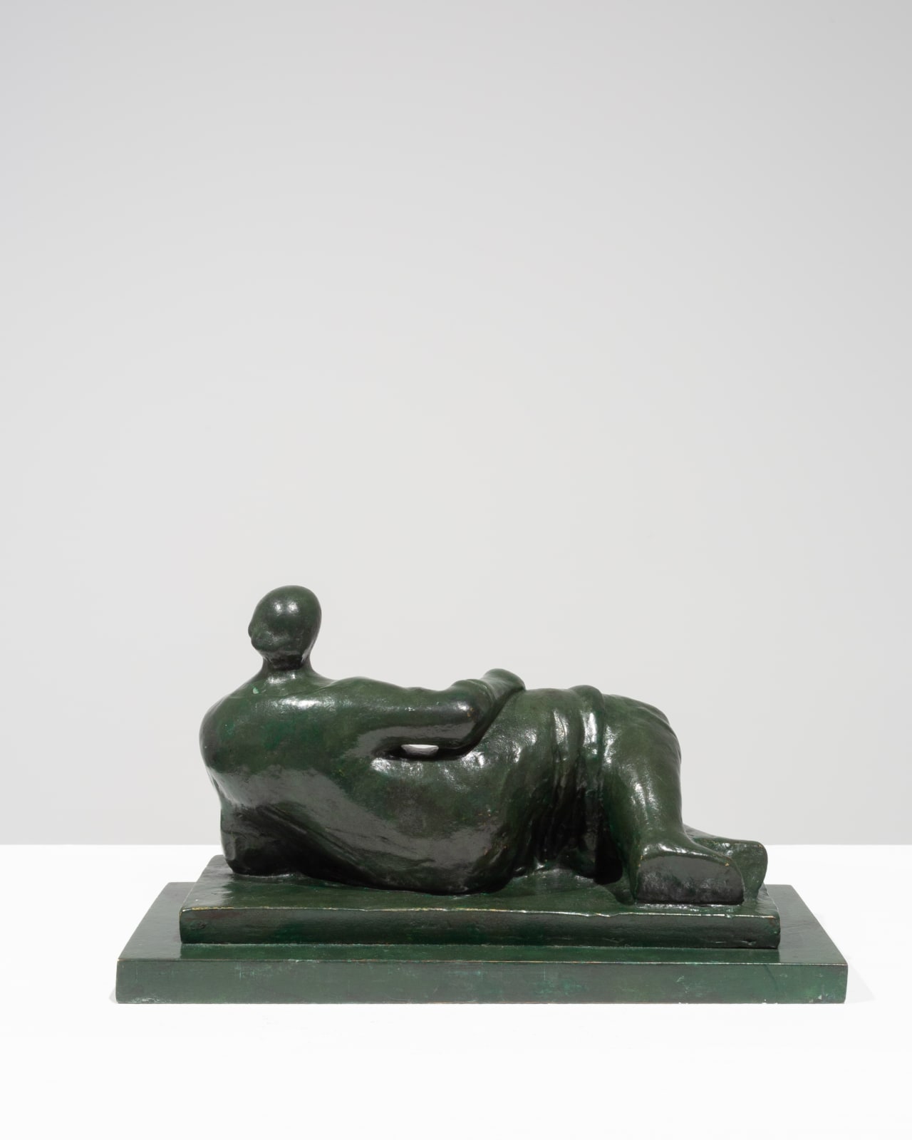 Henry Moore, Reclining Figure, 1945