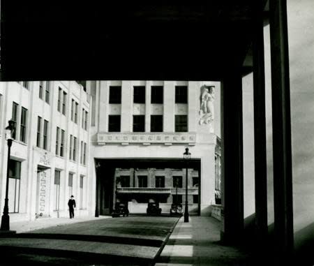 E.O. Hoppe, Hyde Park Hotel, London, 1938