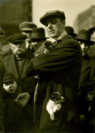 E.O. Hoppe, Dog and Monkey Seller, London, 1933