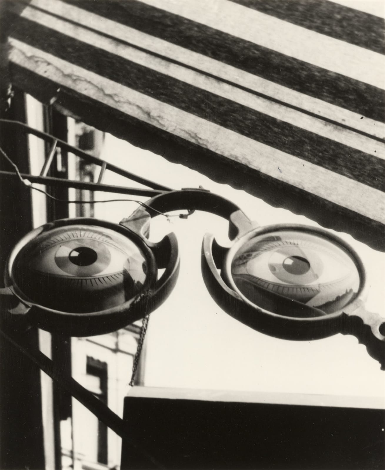 György Kepes, Optician, 1937