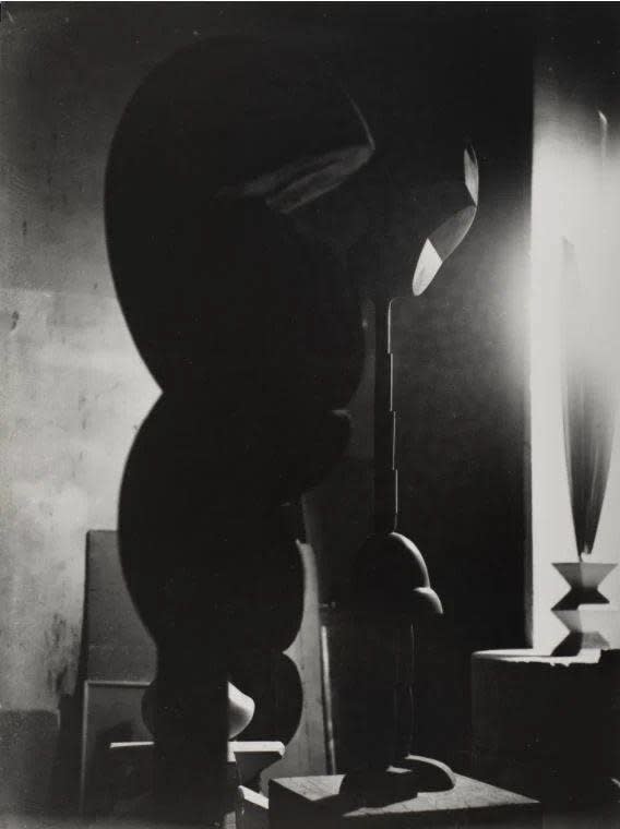 Constantin Brâncuși, View of the Studio, Eve, Plato, and the Golden Bird, before 1922