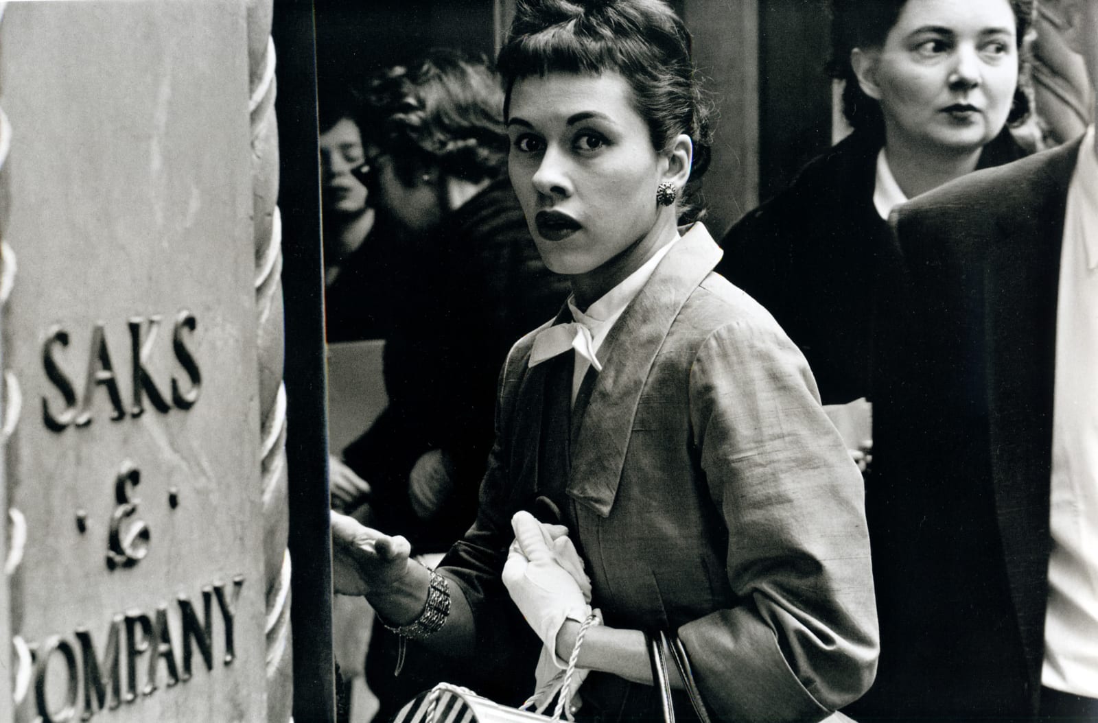 Frank Paulin, Surprised woman at Saks, New York City, 1956