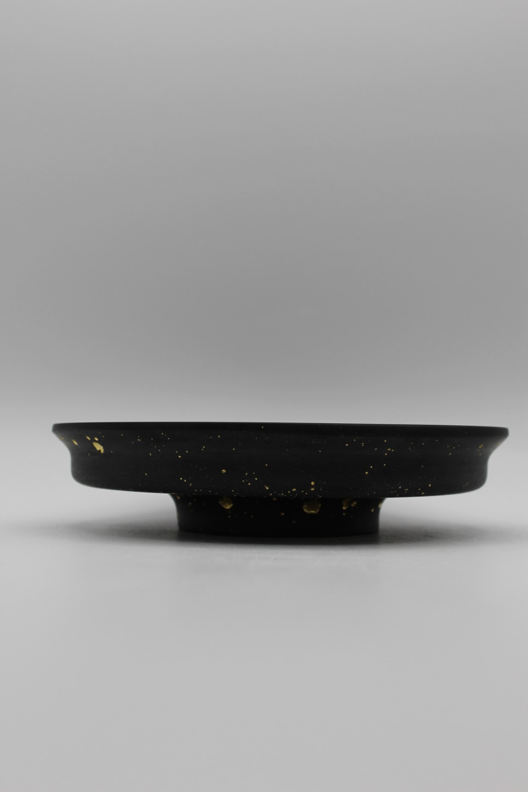 Choi Keeryong, Daam Dah Black Plate Pair, 2024