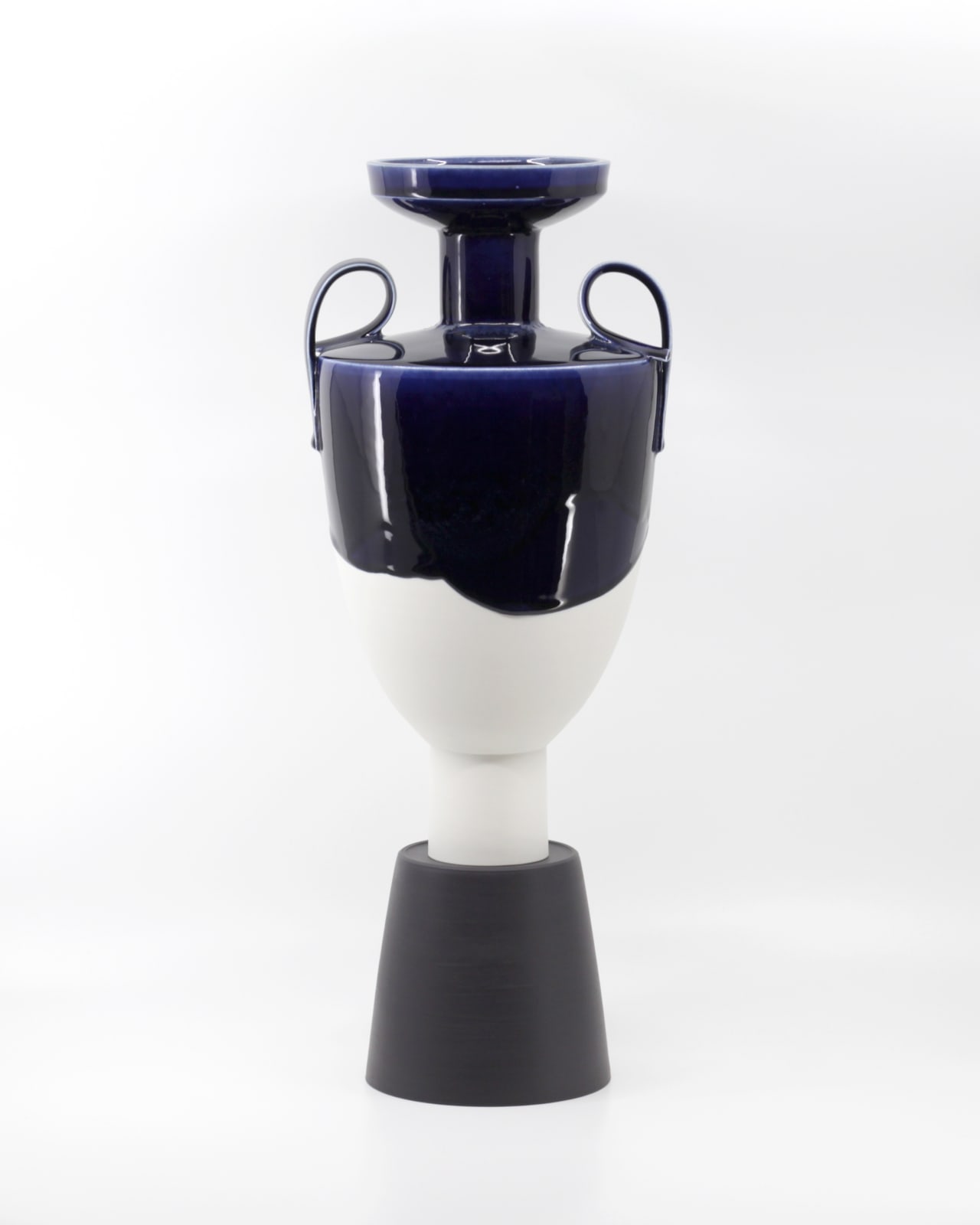 Laura Plant, Amphora, 2024