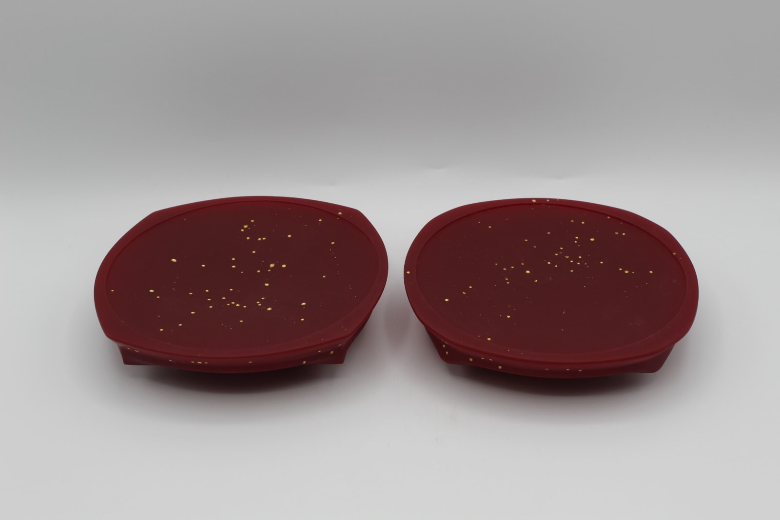 Choi Keeryong, Daam Dah Red Plate Pair, 2024