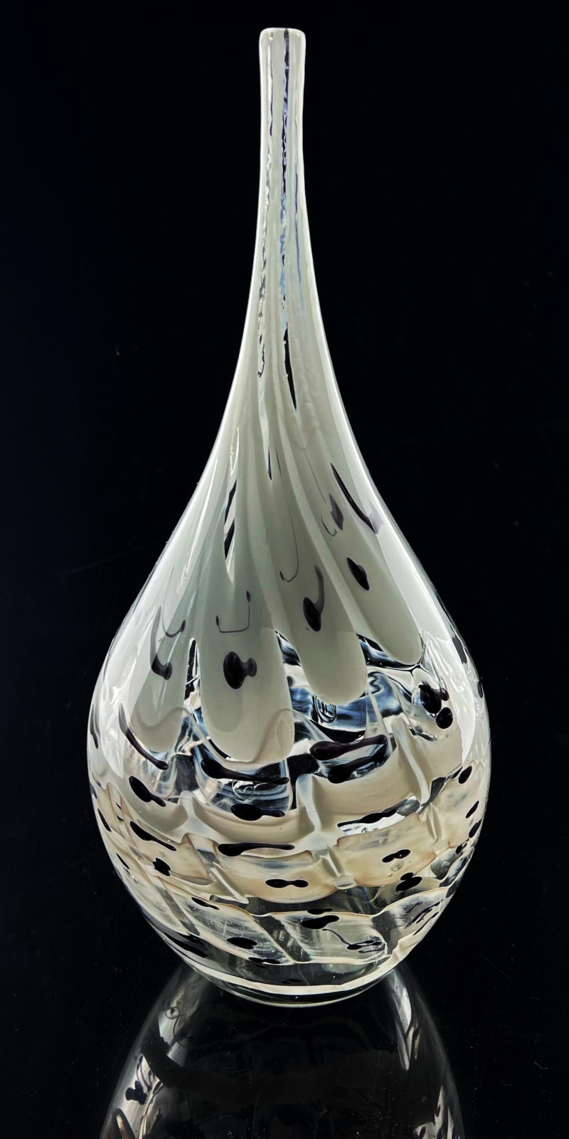Amelia Skachill Burke, Miletinae Round Bottle, 2024