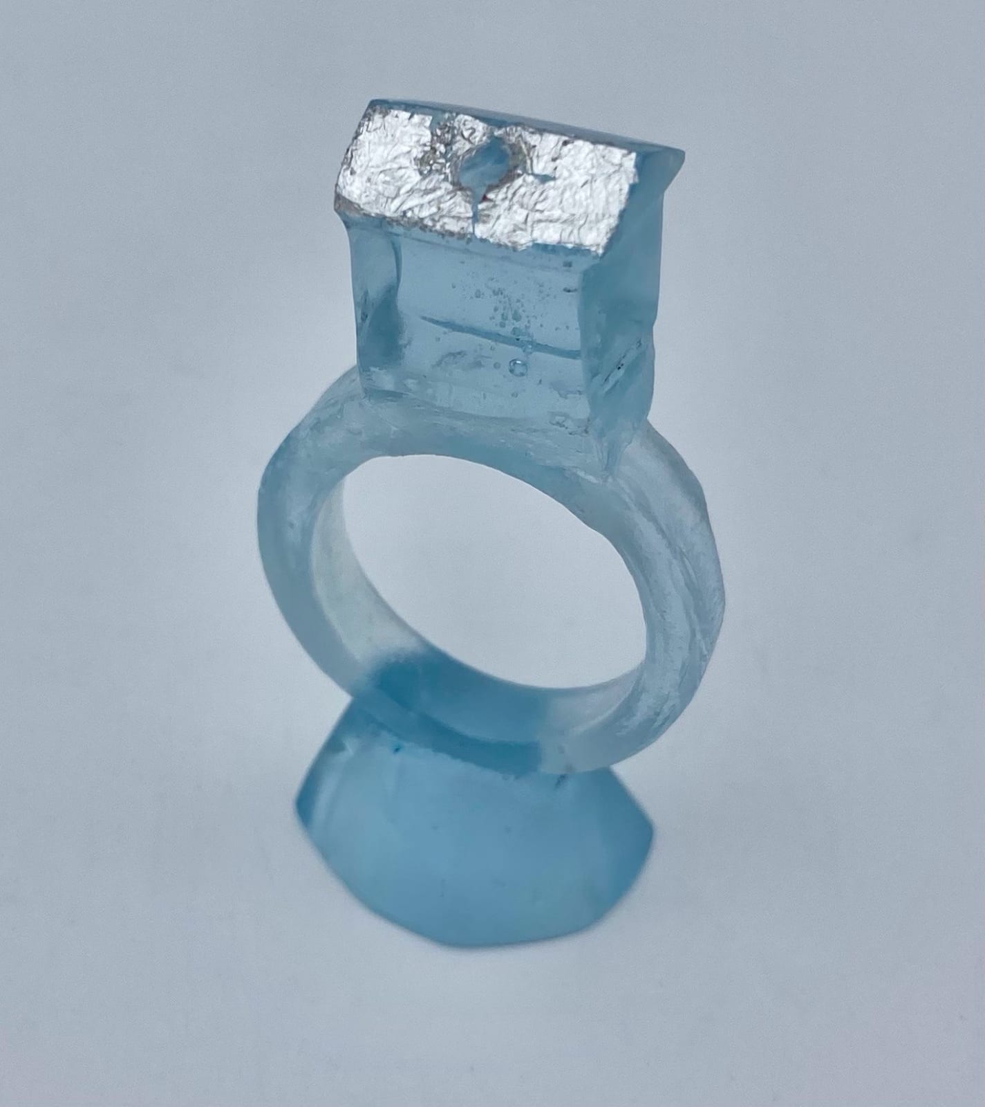Angela Thwaites, Glass Bothy House Ring, 2023 | Contemporary Applied Arts