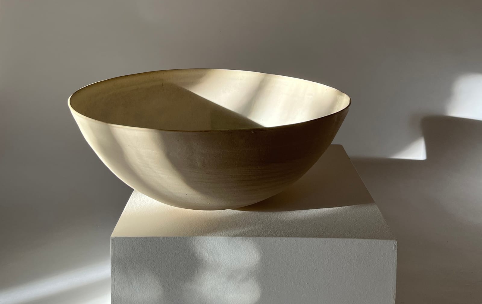 Rosa Wiland Holmes, Large Stoneware Bowl, 2022