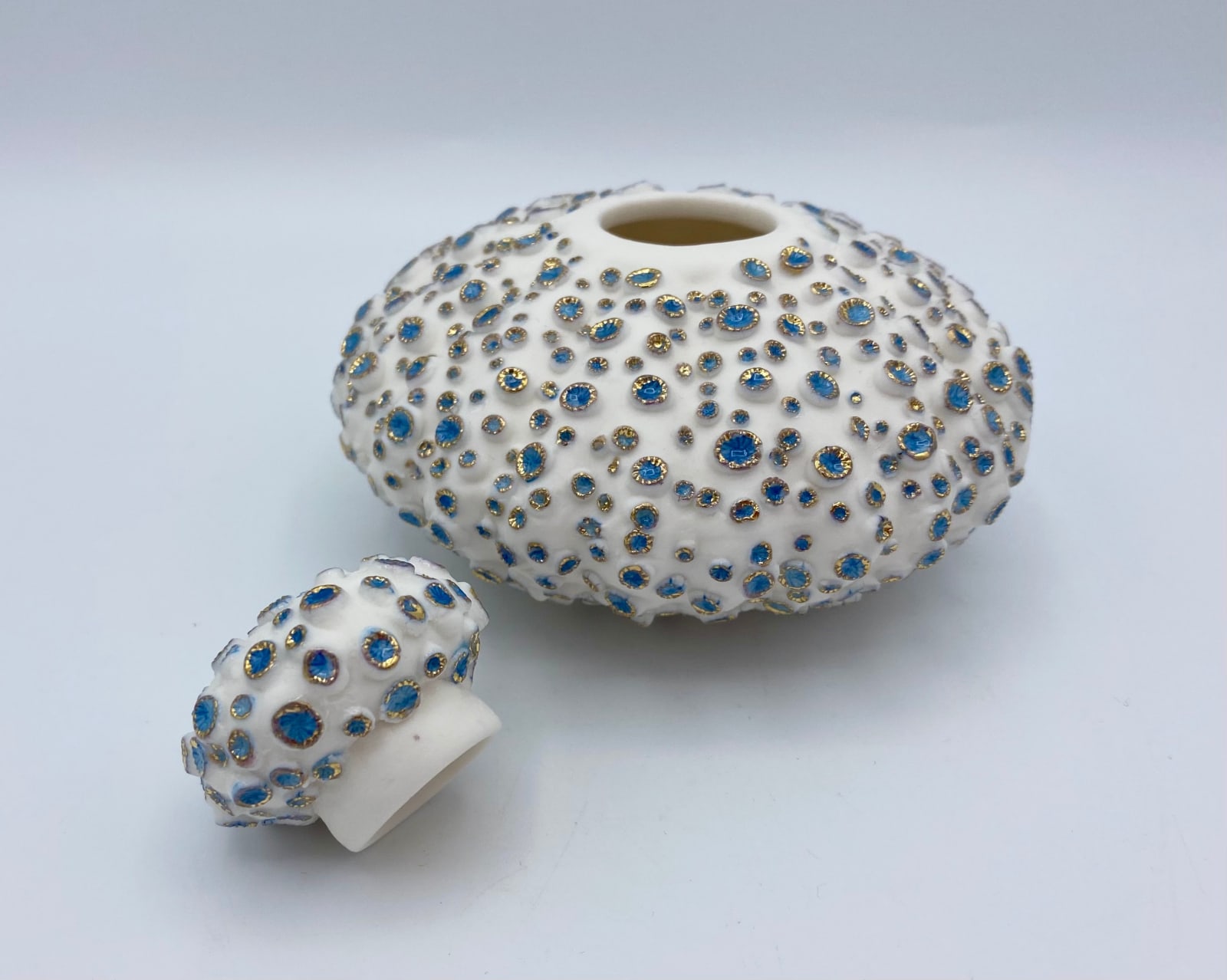 Delfina Emmanuel, Lichena Cachepot, Blue, 2022