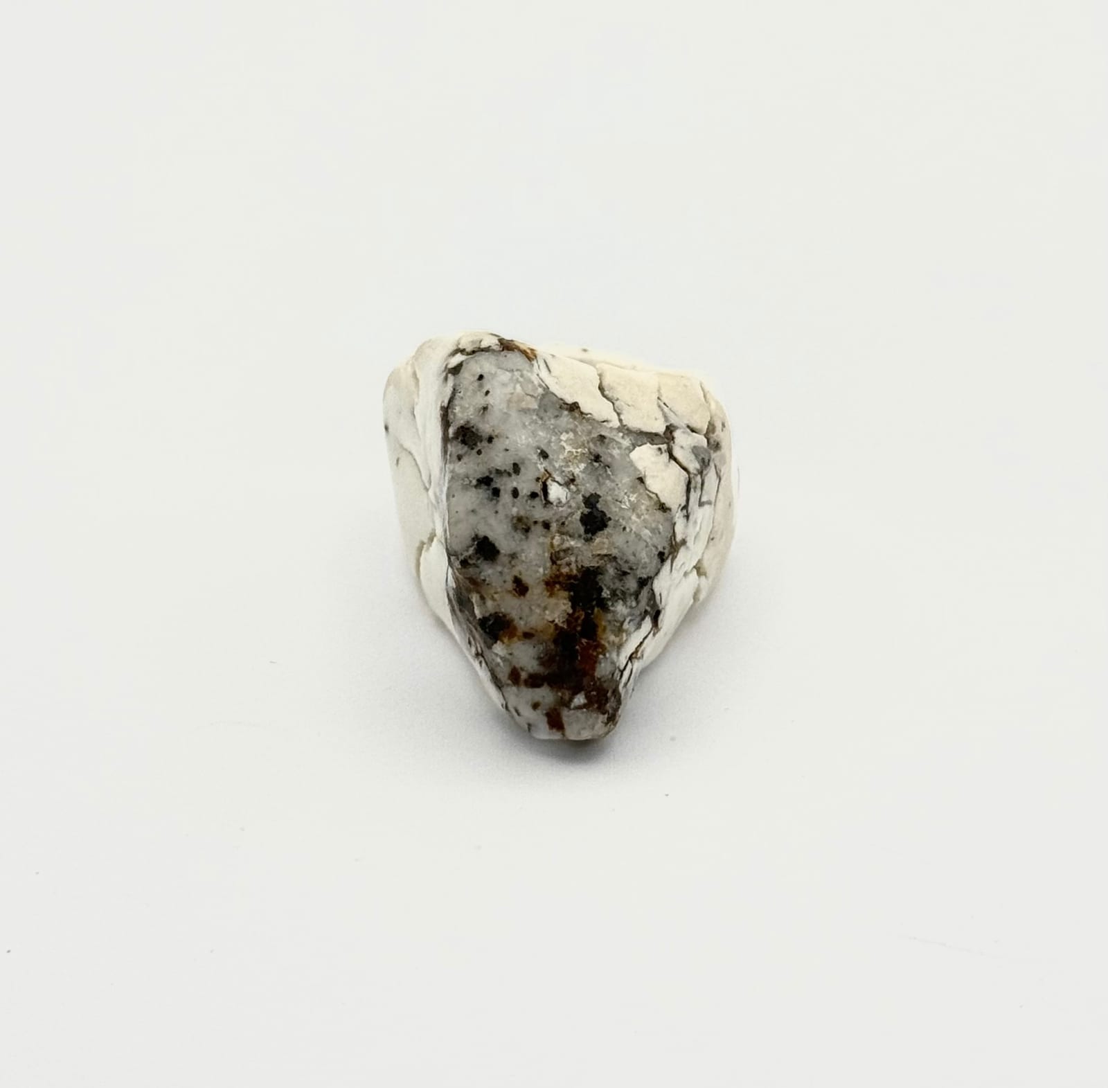 Aneta Regel, Ring - White/ Grey/ Brown Fleck, 2018