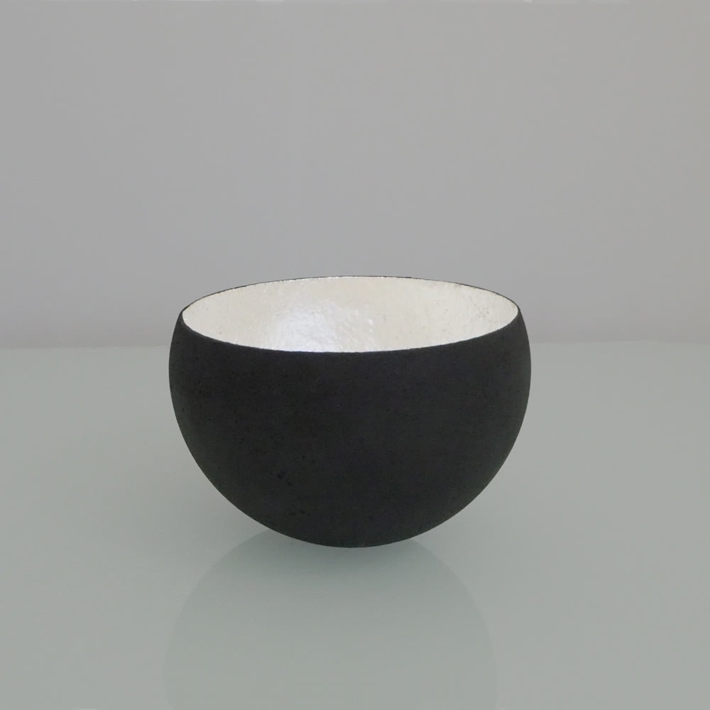 Tracy Nicholls, Glow - Pure Silver, 2022