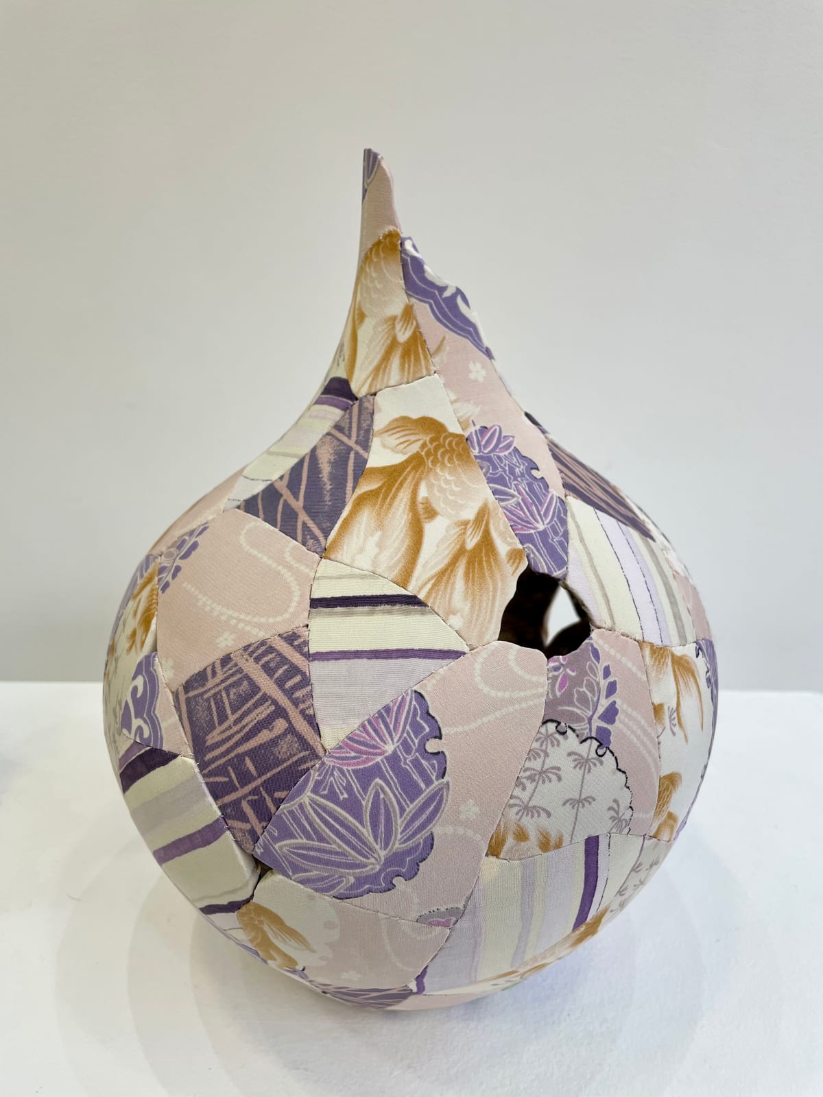 Zoe Hillyard, Hawaiian Vase, 2023