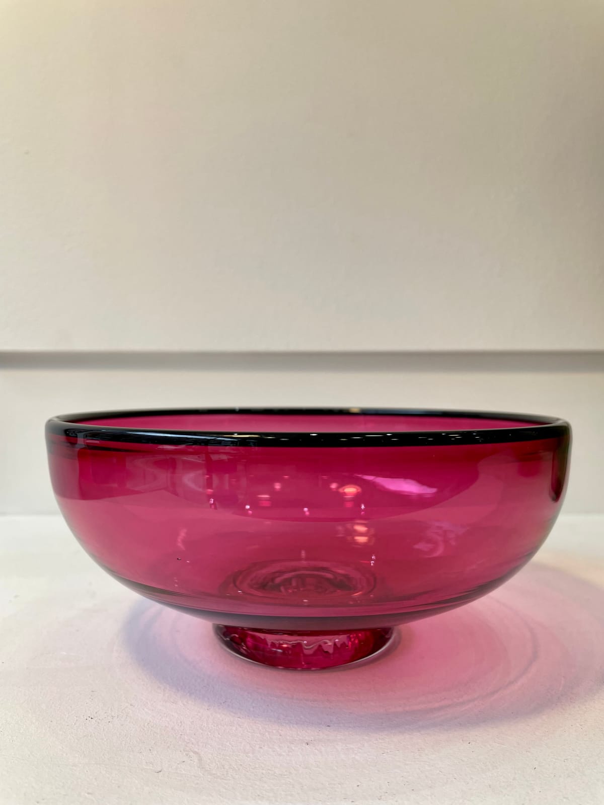 Stewart Hearn, Zest Bowl - Fuchsia with Black Rim