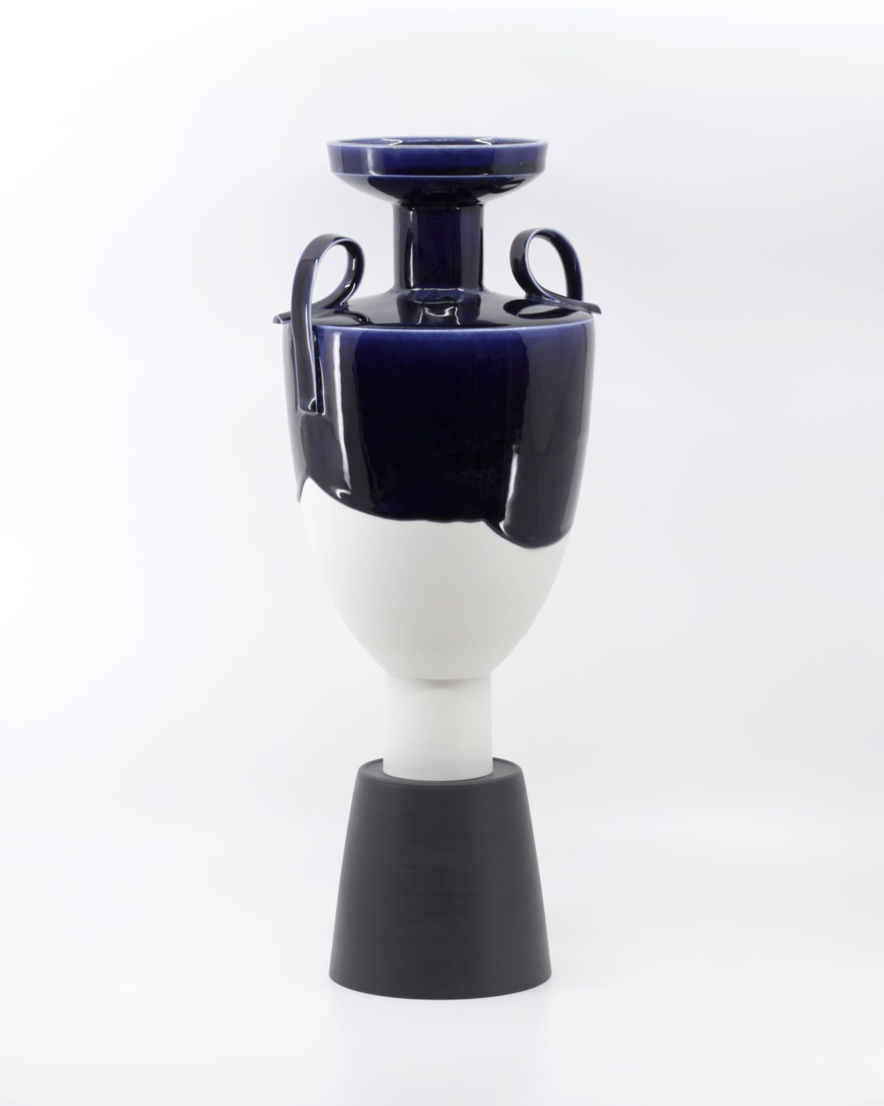 Laura Plant, Amphora, 2024