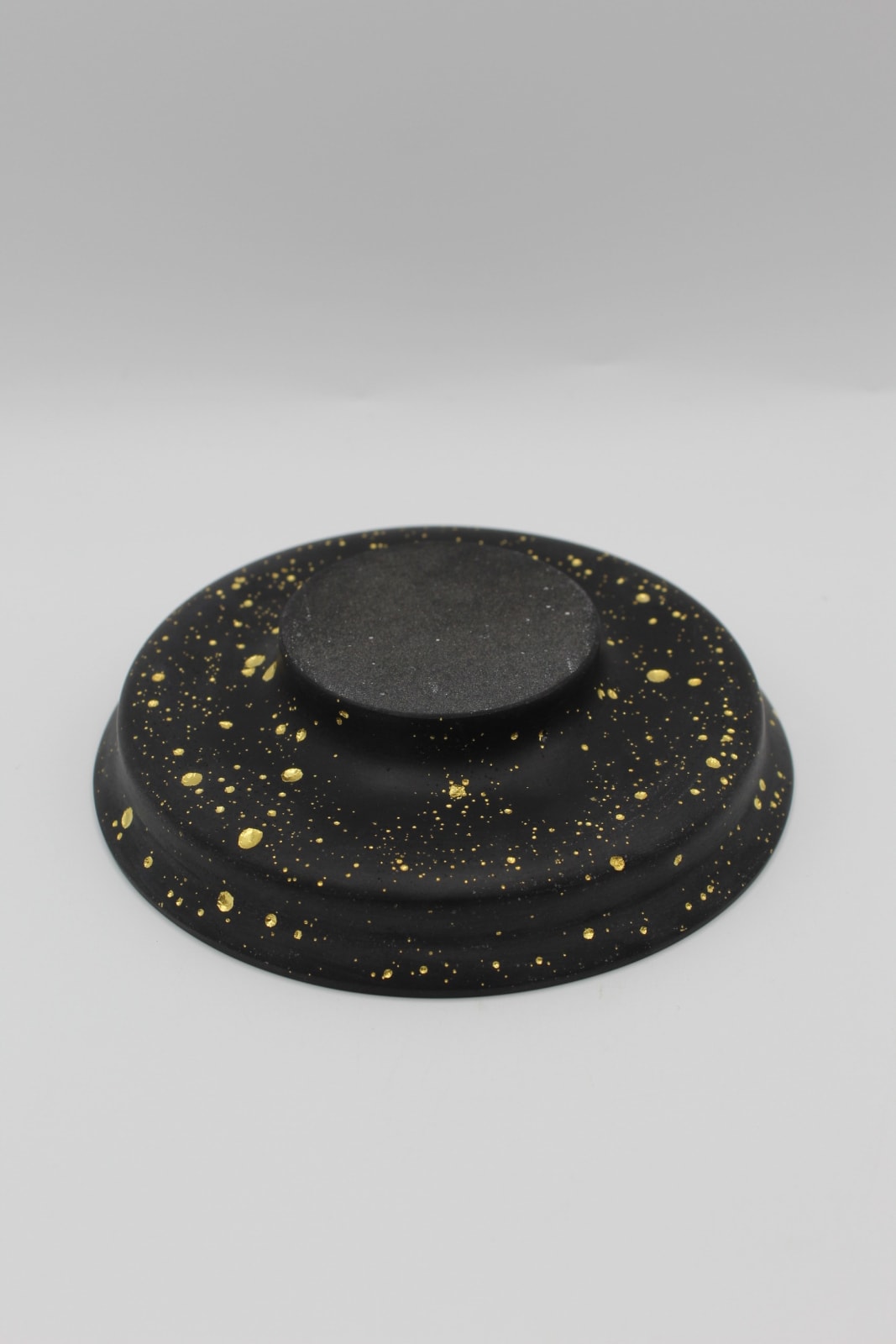 Choi Keeryong, Daam Dah Black Plate Pair, 2024