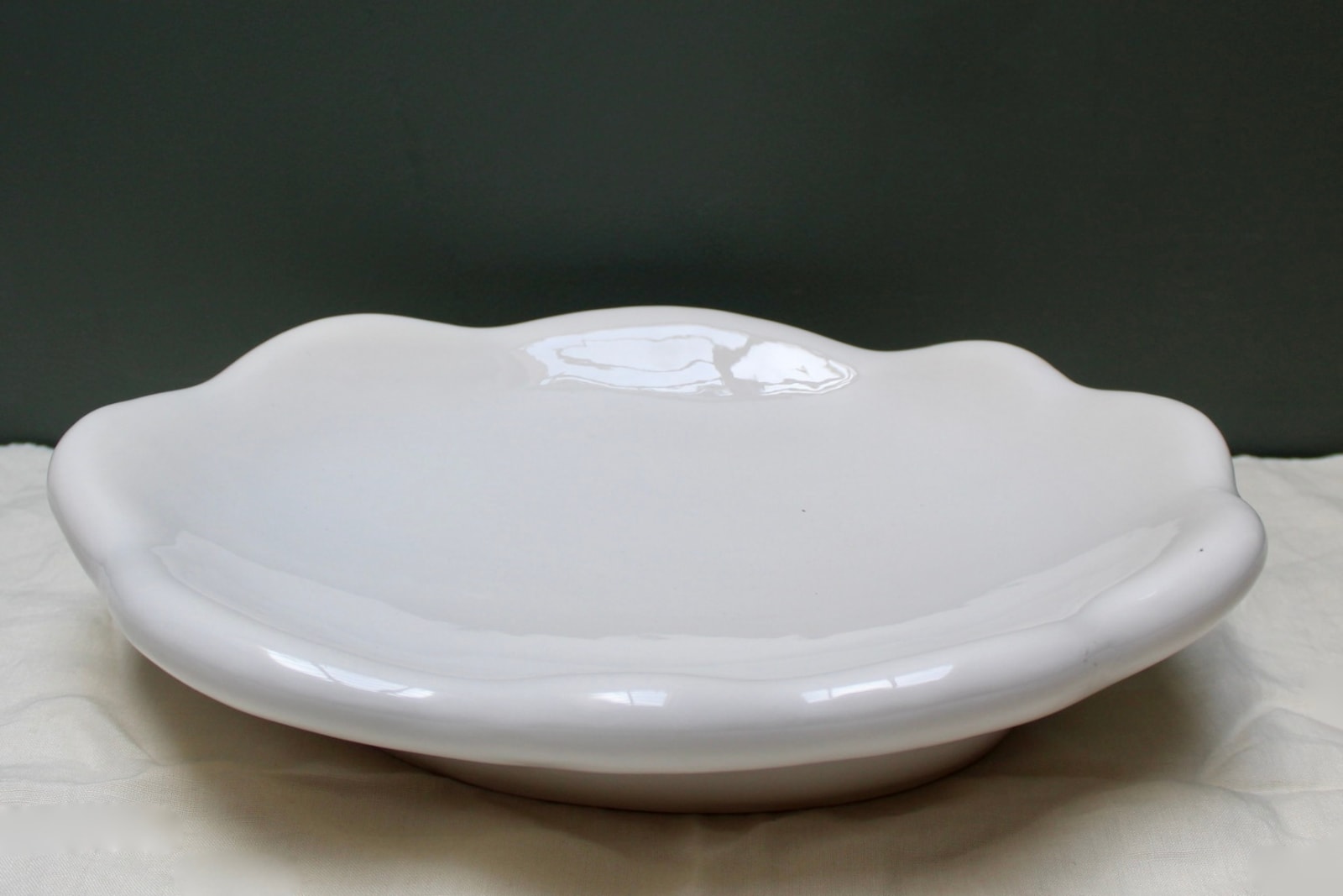 Colin Saunders, Wavy Dish, 2013