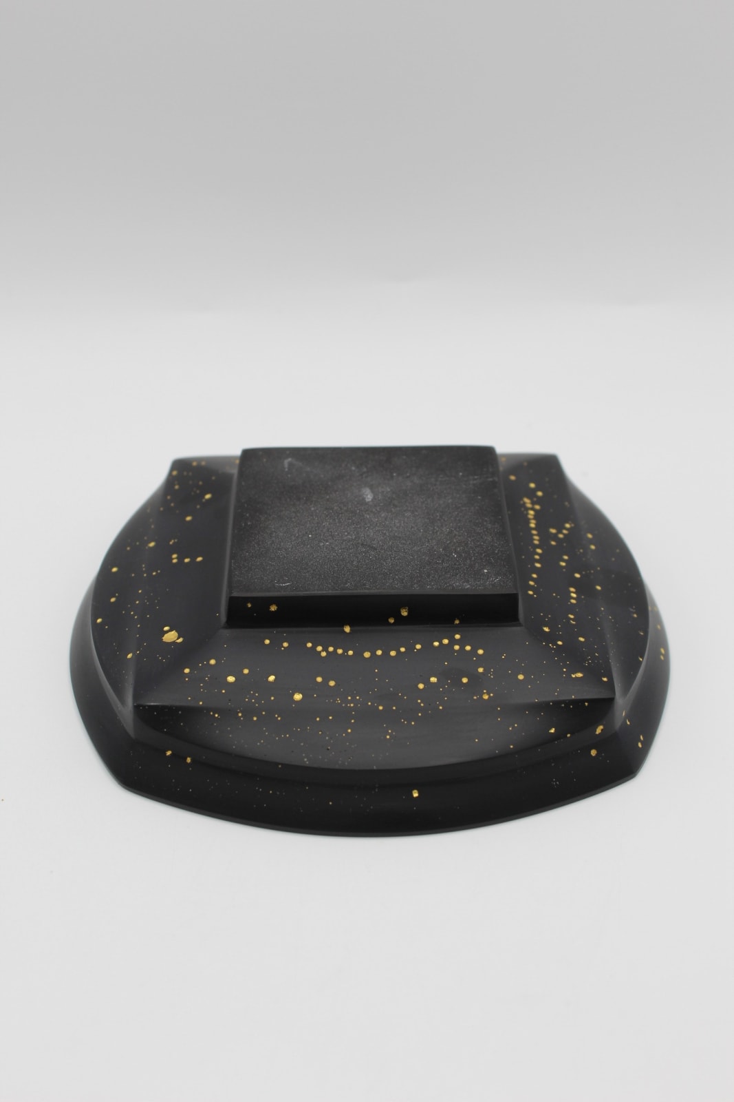 Choi Keeryong, Daam Dah Black Plate Pair, 2024