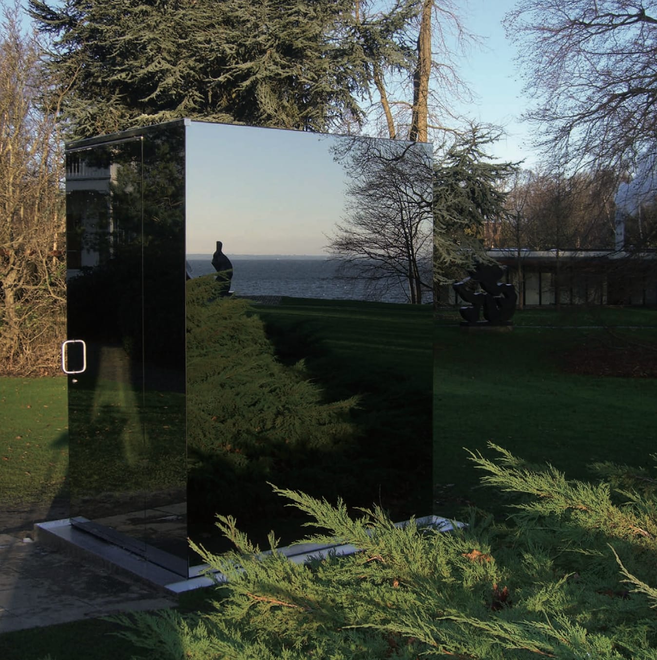 Monica Bonvicini, Don’t Miss a Sec’., 2004