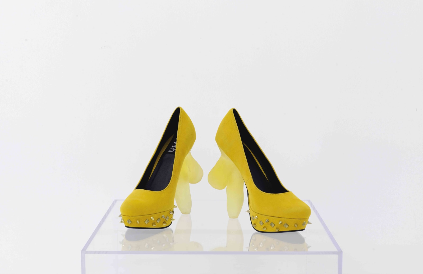 Pixy Liao 廖逸君, Soft Heeled Shoes 软跟鞋, 2013