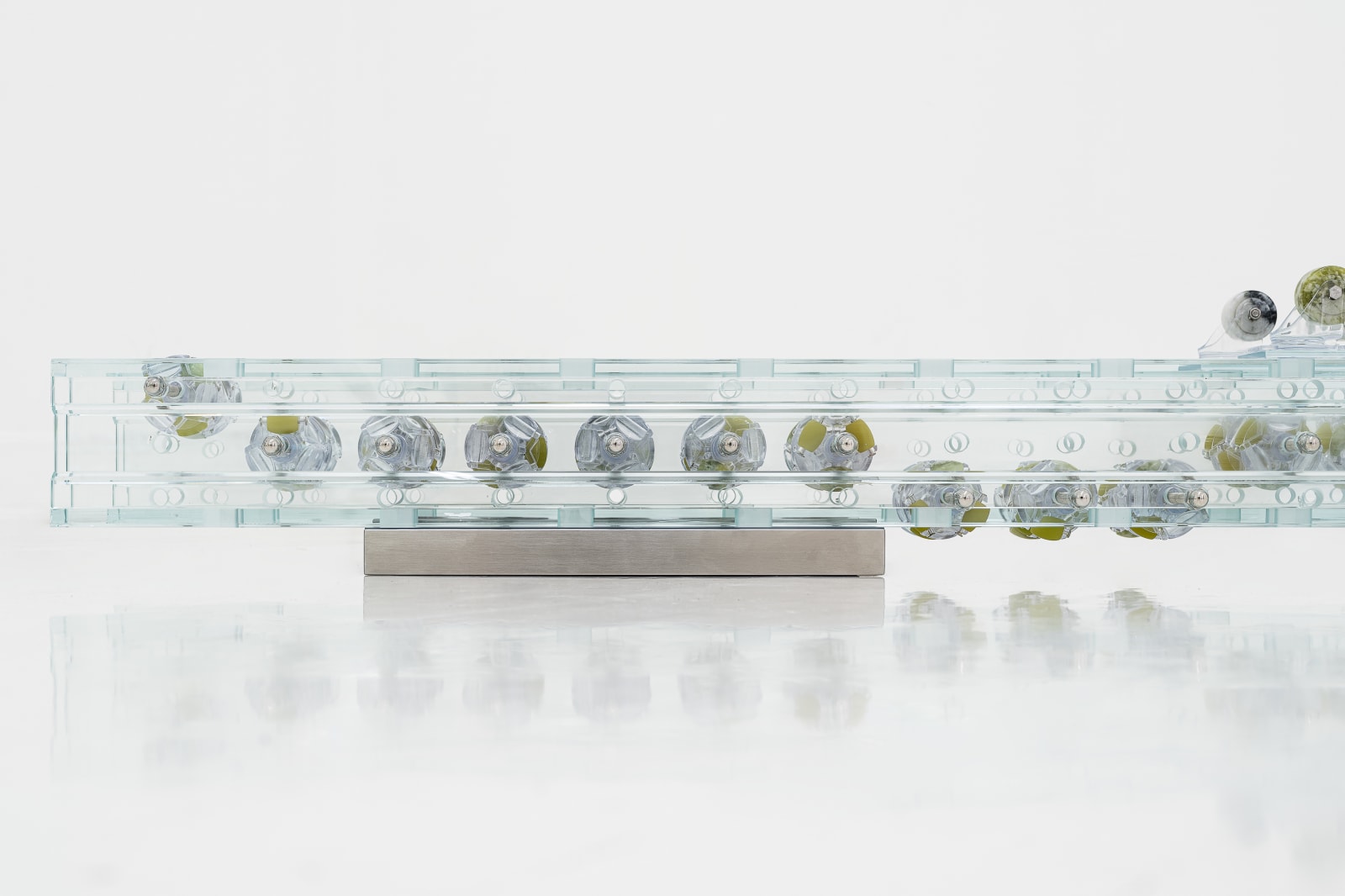 Leelee Chan 陳麗同, Blindfold Receptor (Crawling Jewel–Moss III) 蒙眼感知器（趴行宝石—青苔III）, 2023