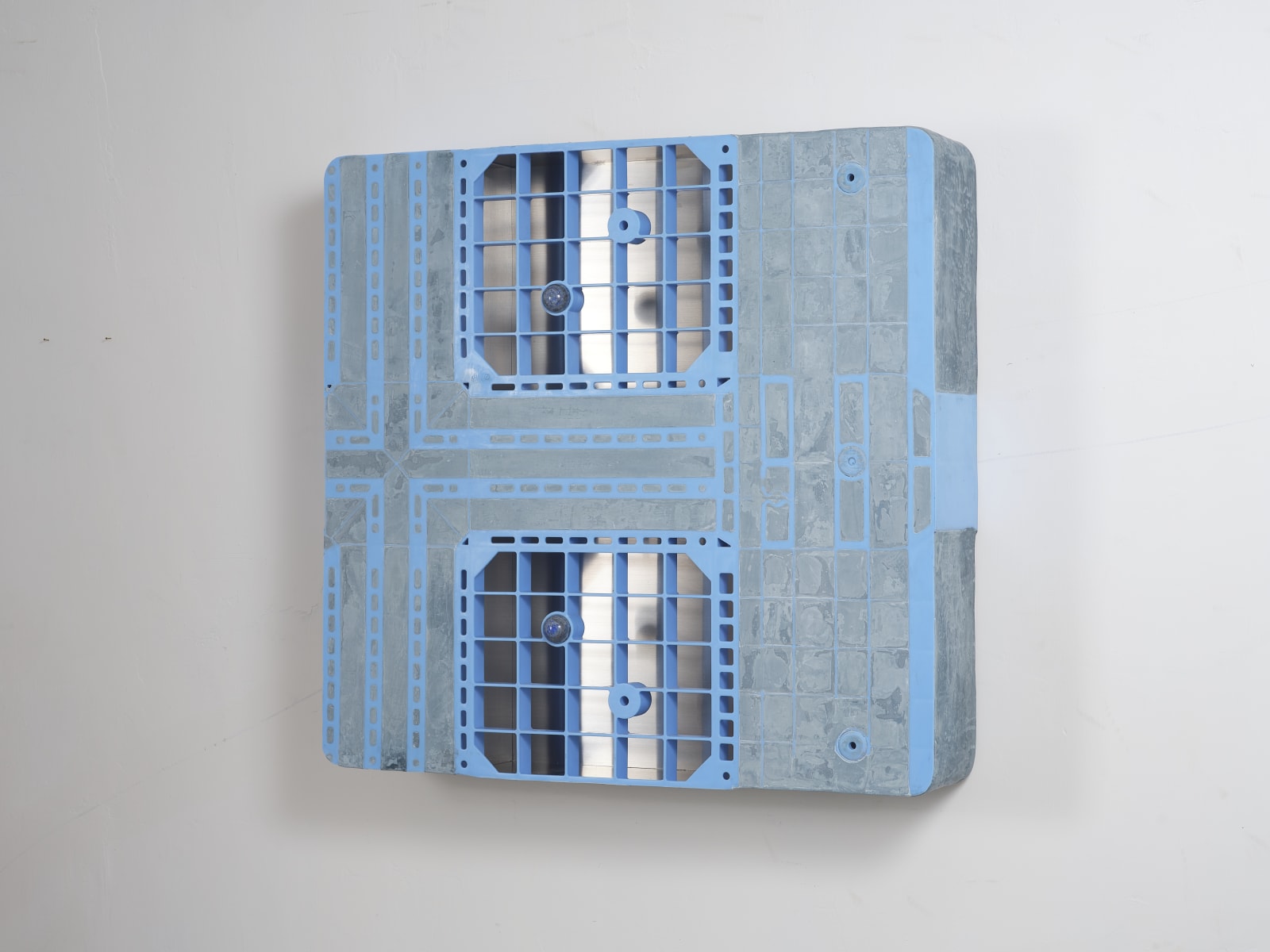 Leelee Chan 陳麗同, Hazy Blue Silhouette 朦朧藍影, 2021
