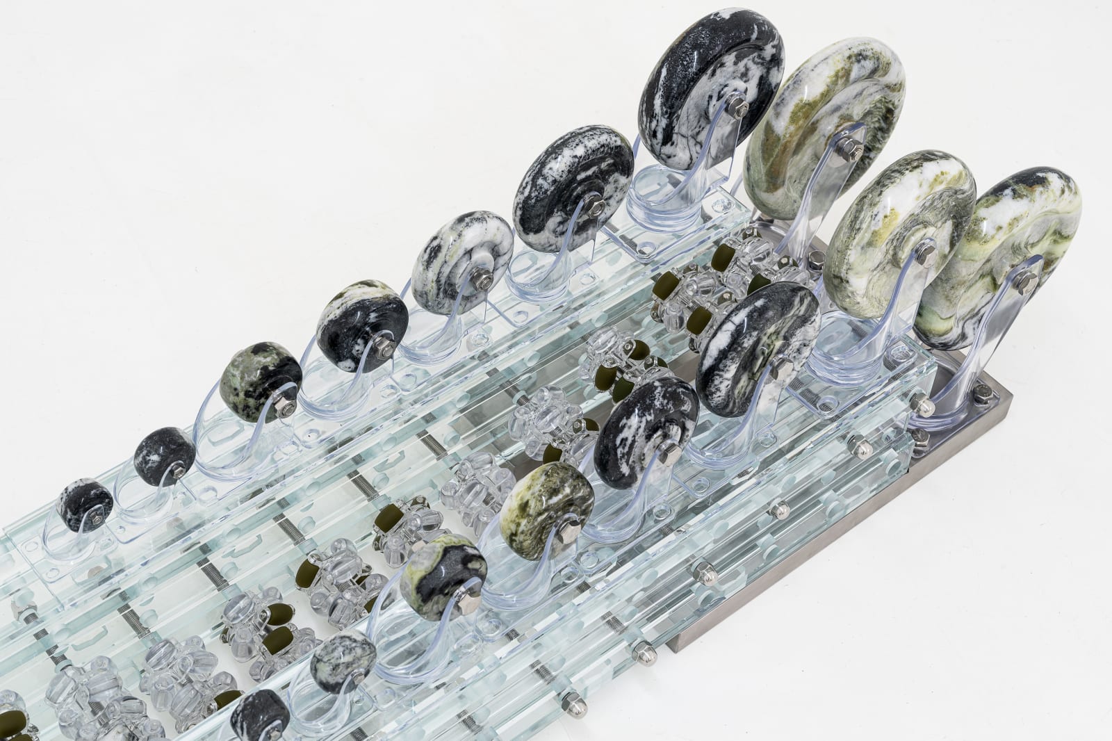 Leelee Chan 陳麗同, Blindfold Receptor (Crawling Jewel–Moss I) 蒙眼感知器（趴行宝石—青苔I）, 2023