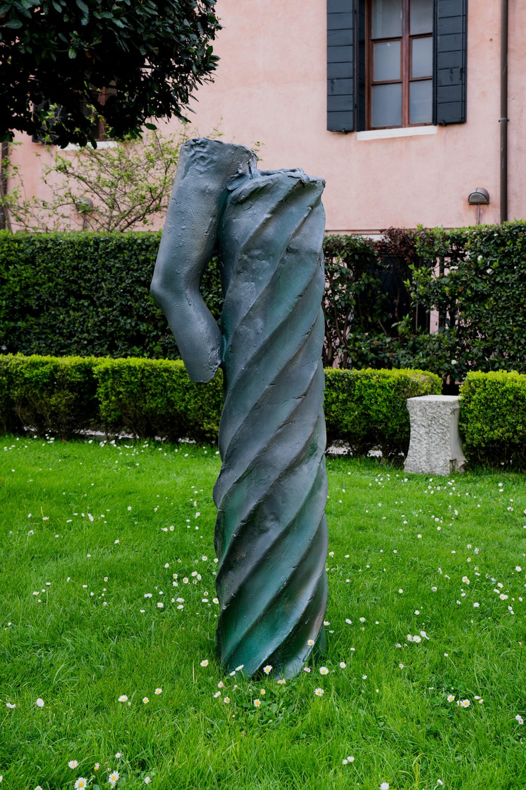 Emiliano Maggi 埃米利亚诺·马吉, Standing Pose 站姿, 2020