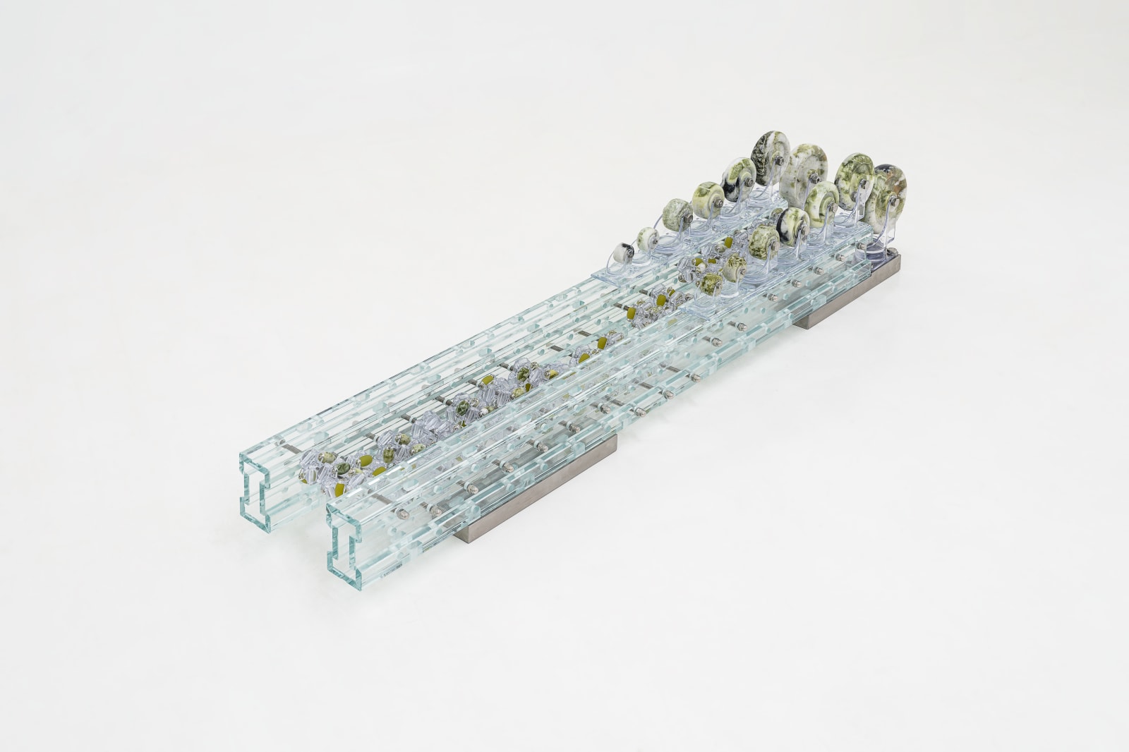 Leelee Chan 陳麗同, Blindfold Receptor (Crawling Jewel–Moss III) 蒙眼感知器（趴行宝石—青苔III）, 2023