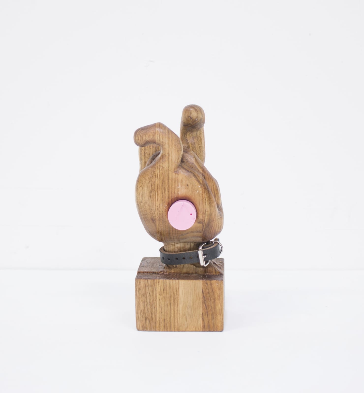 Douglas Rieger 道格拉斯·莱杰, Fist 拳, 2018