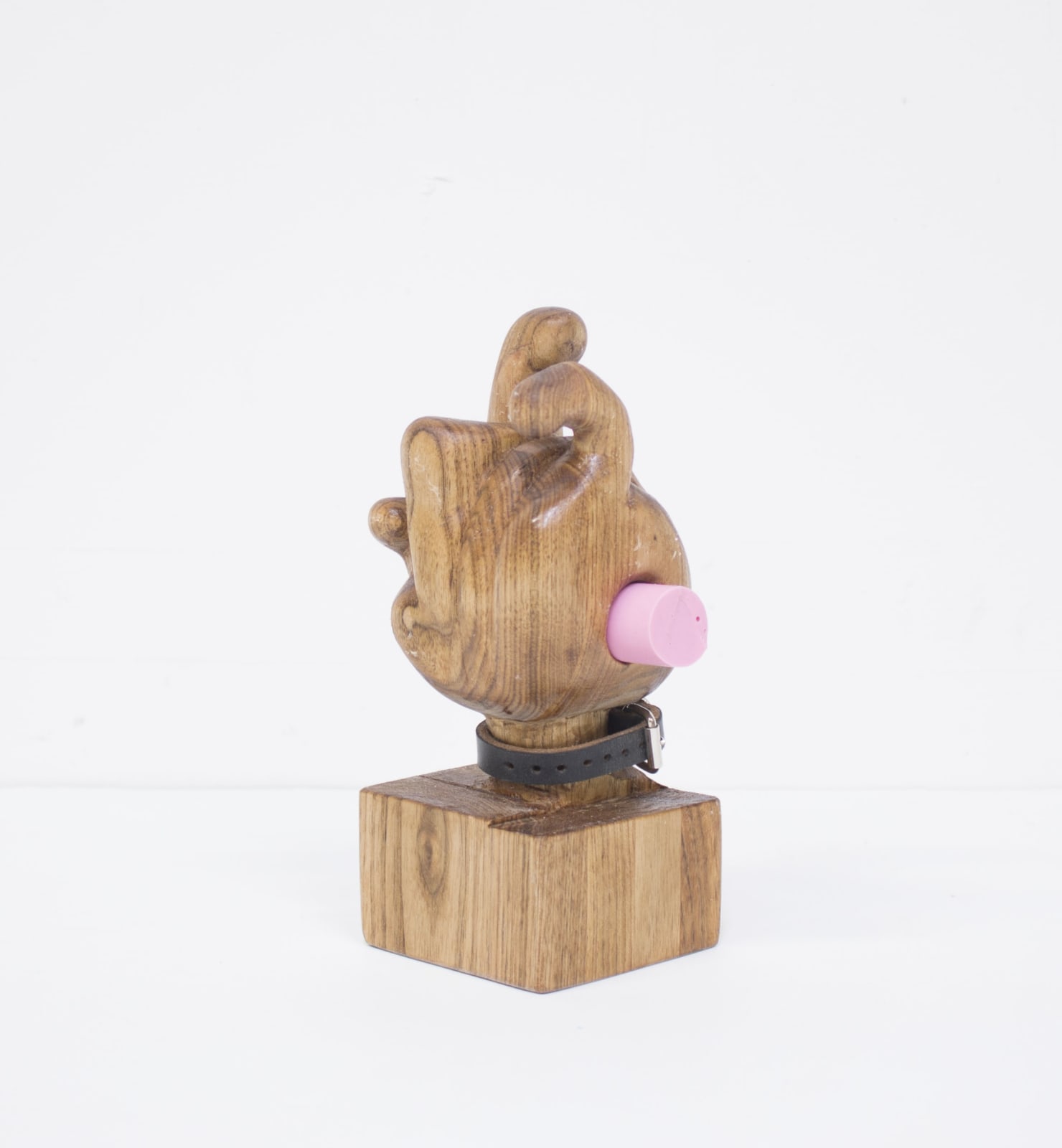Douglas Rieger 道格拉斯·莱杰, Fist 拳, 2018