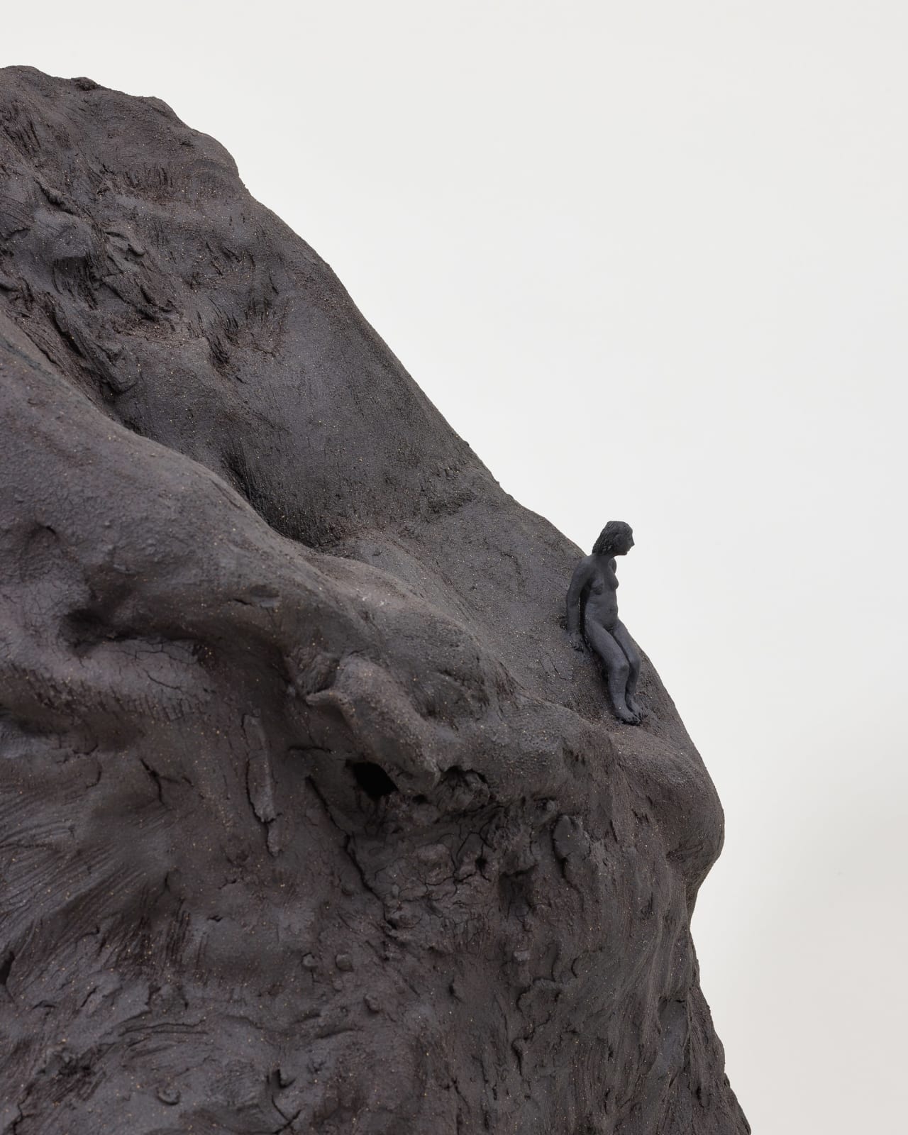 Elizabeth Jaeger 伊丽莎白·耶格, Whispers from the edge 悬崖低语, 2024
