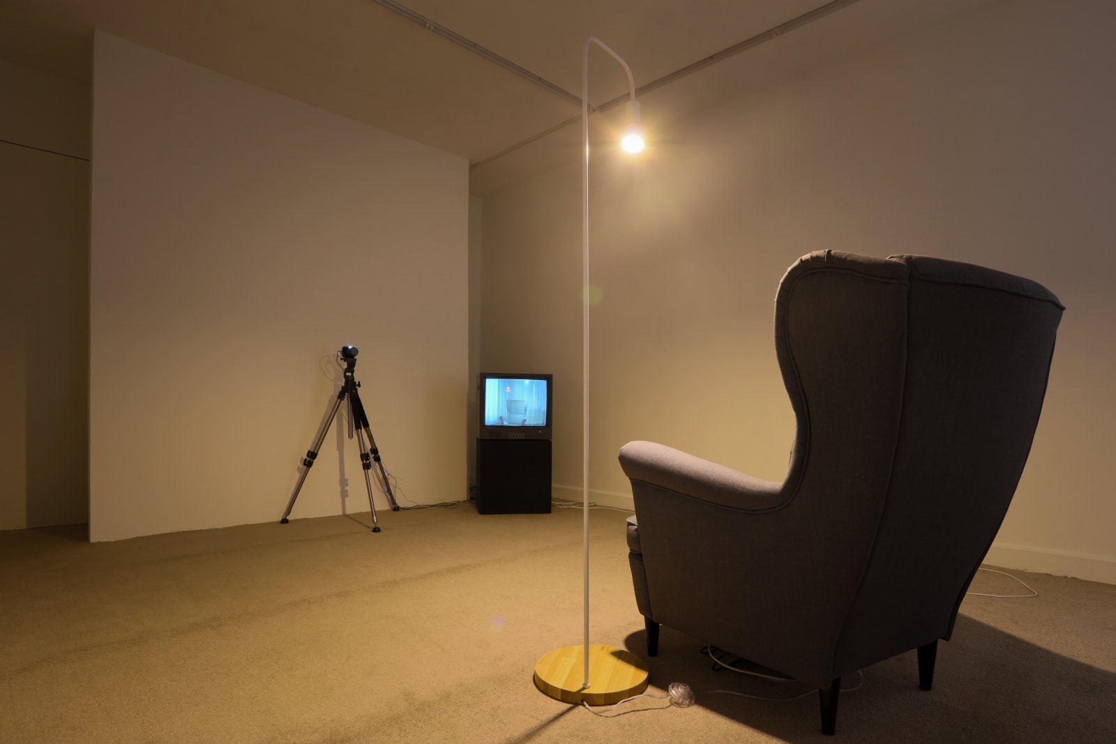 Feng Chen 冯晨, The Darker Side of Light: Moment 光的背面：瞬间, 2019
