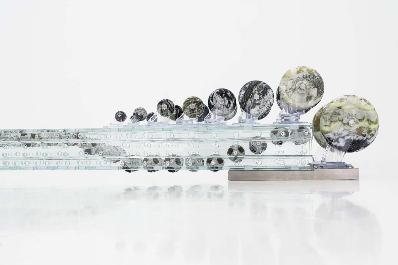 Leelee Chan 陳麗同, Blindfold Receptor (Crawling Jewel–Moss I) 蒙眼感知器（趴行宝石—青苔I）, 2023