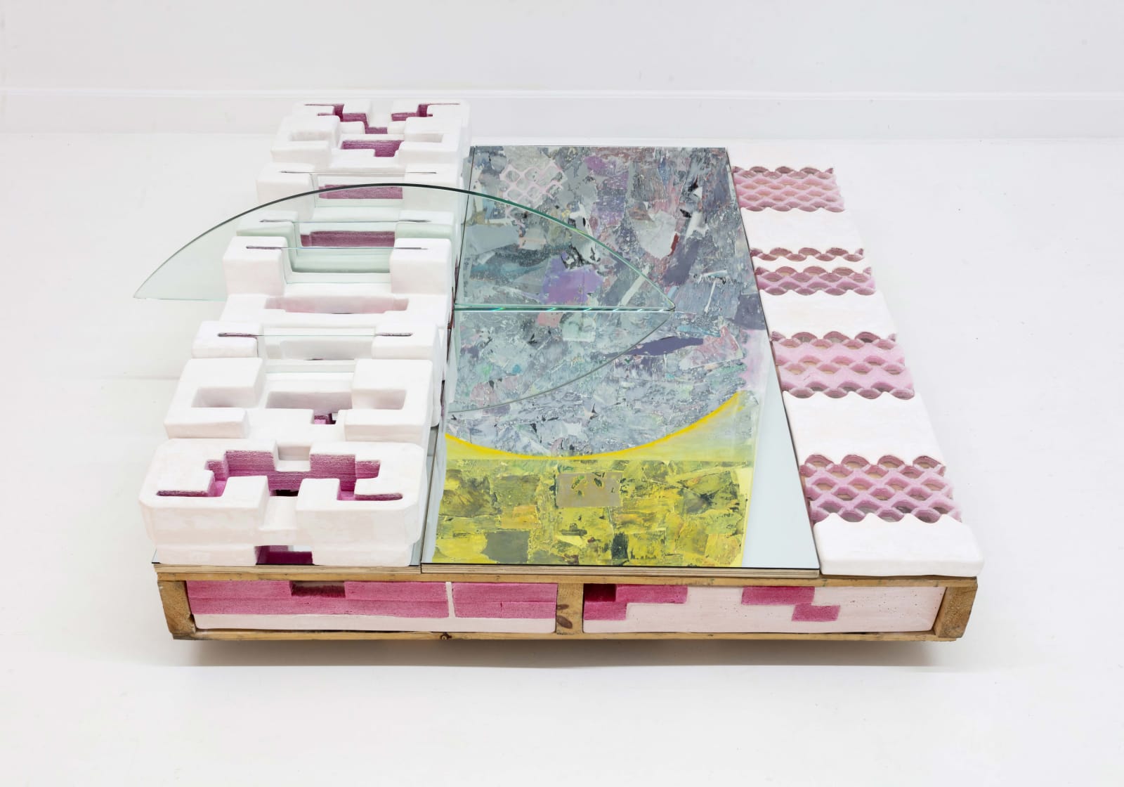 Leelee Chan 陳麗同, Pallet in Repose (Portal) 凝伫之盘（引道）, 2019