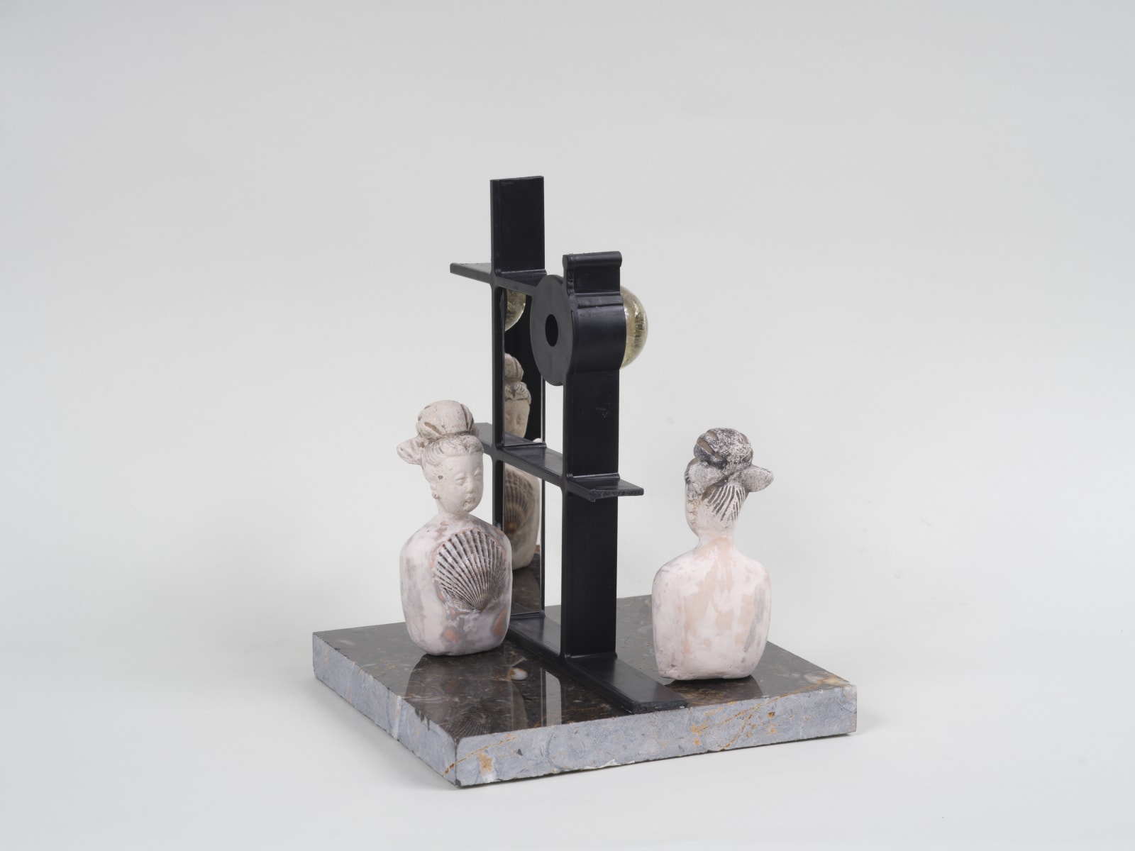 Leelee Chan 陳麗同, Tête-bêche 對倒, 2021
