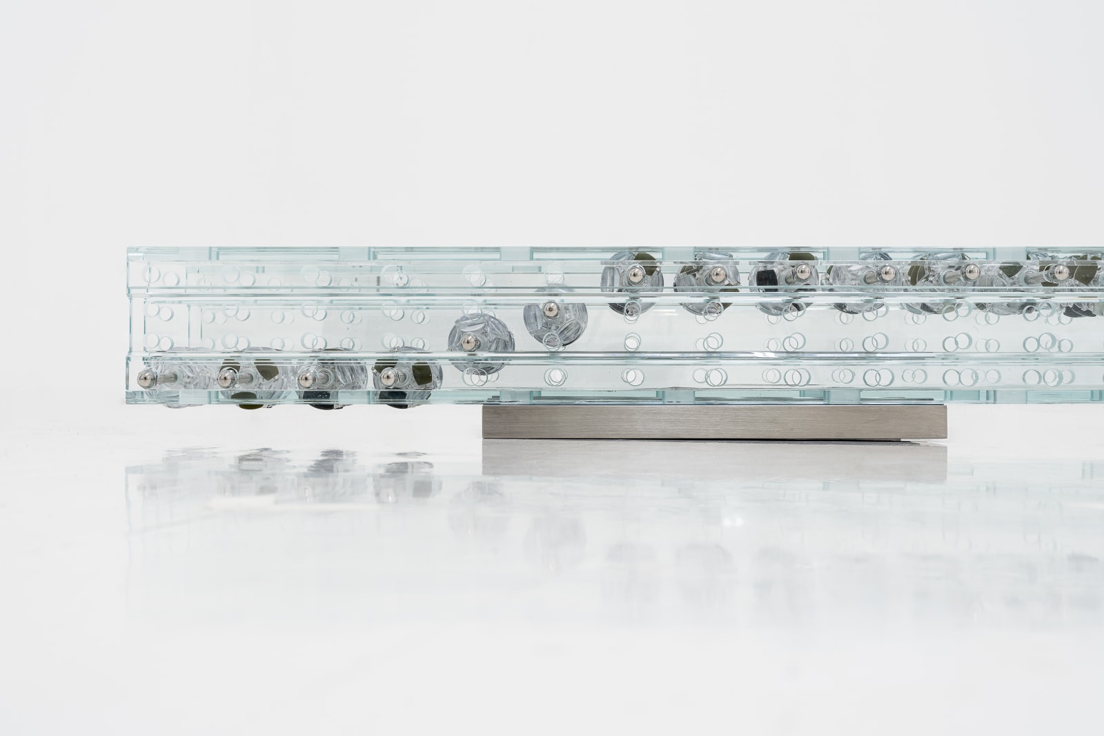 Leelee Chan 陳麗同, Blindfold Receptor (Crawling Jewel–Moss I) 蒙眼感知器（趴行宝石—青苔I）, 2023