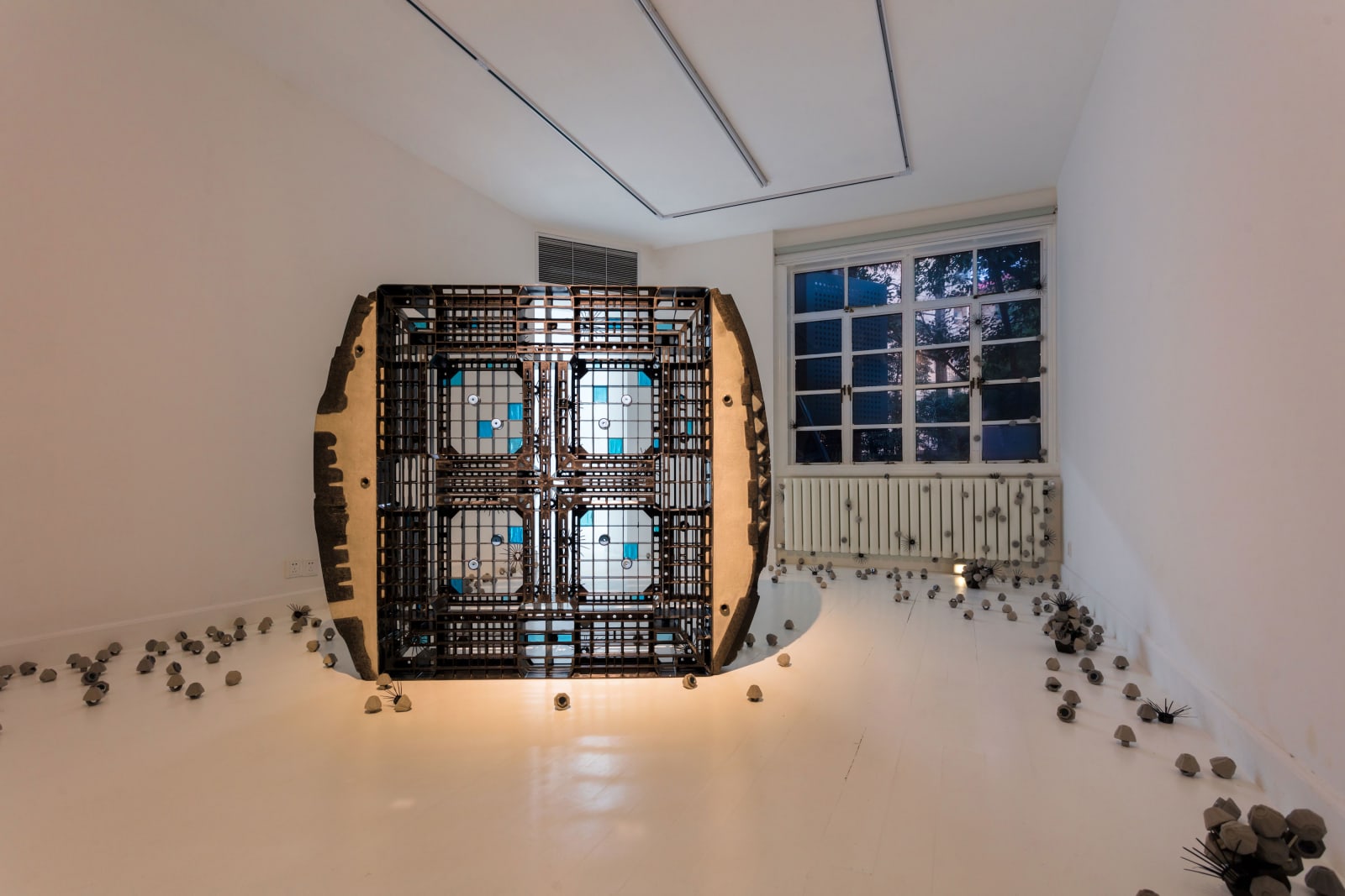 Leelee Chan 陳麗同, Pallet in Repose (Marine) 凝伫之盘 (海洋), 2019