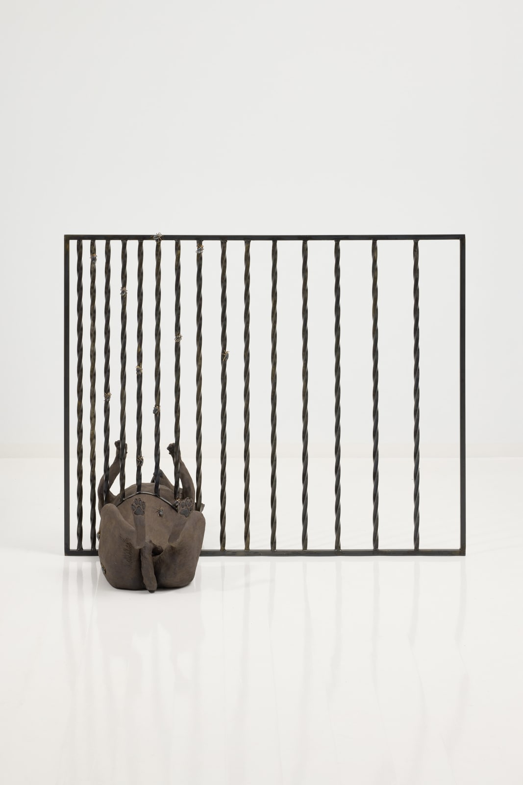 Elizabeth Jaeger 伊丽莎白·耶格, Rail (Polly) 围栏（波莉）, 2024