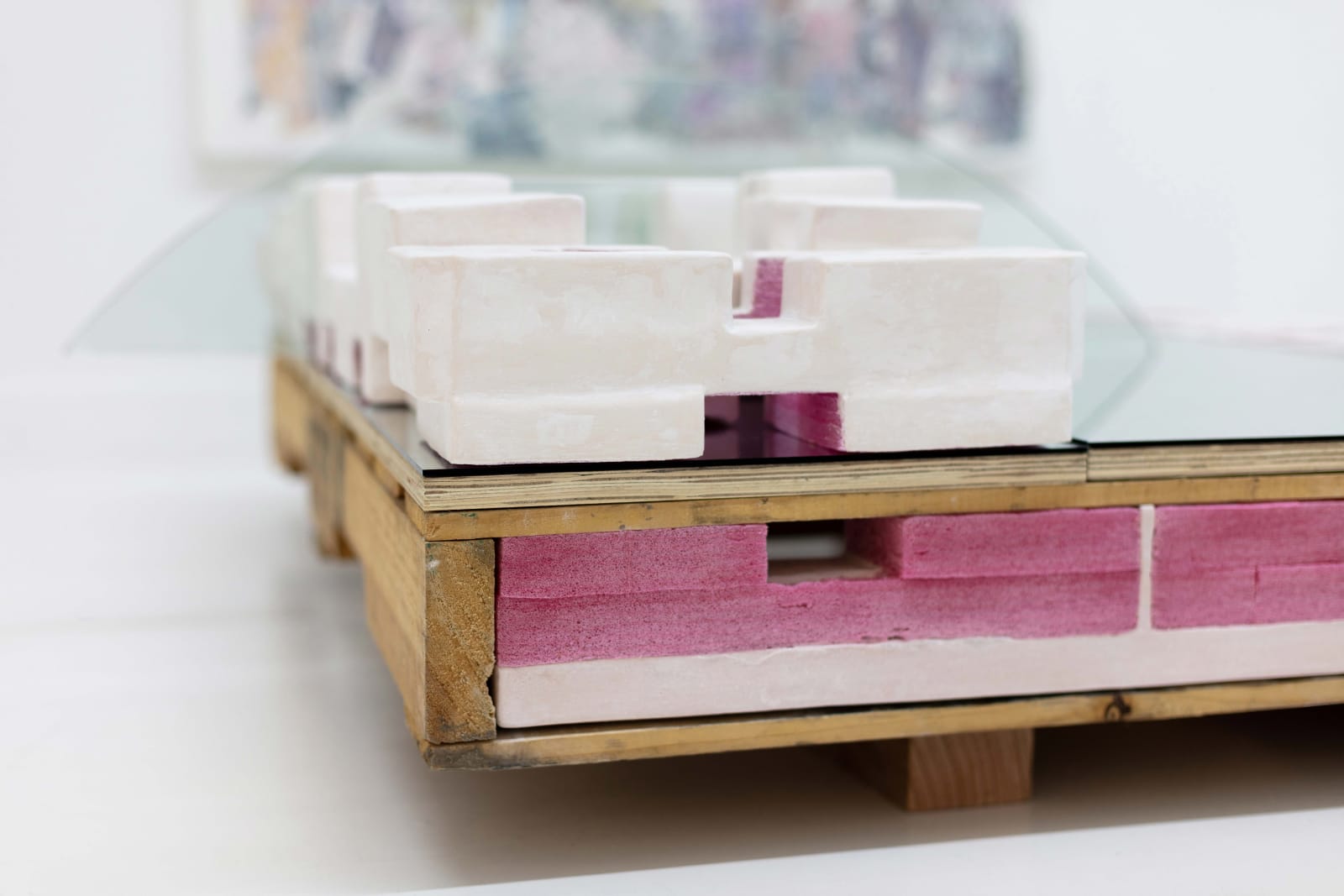 Leelee Chan 陳麗同, Pallet in Repose (Portal) 凝伫之盘（引道）, 2019