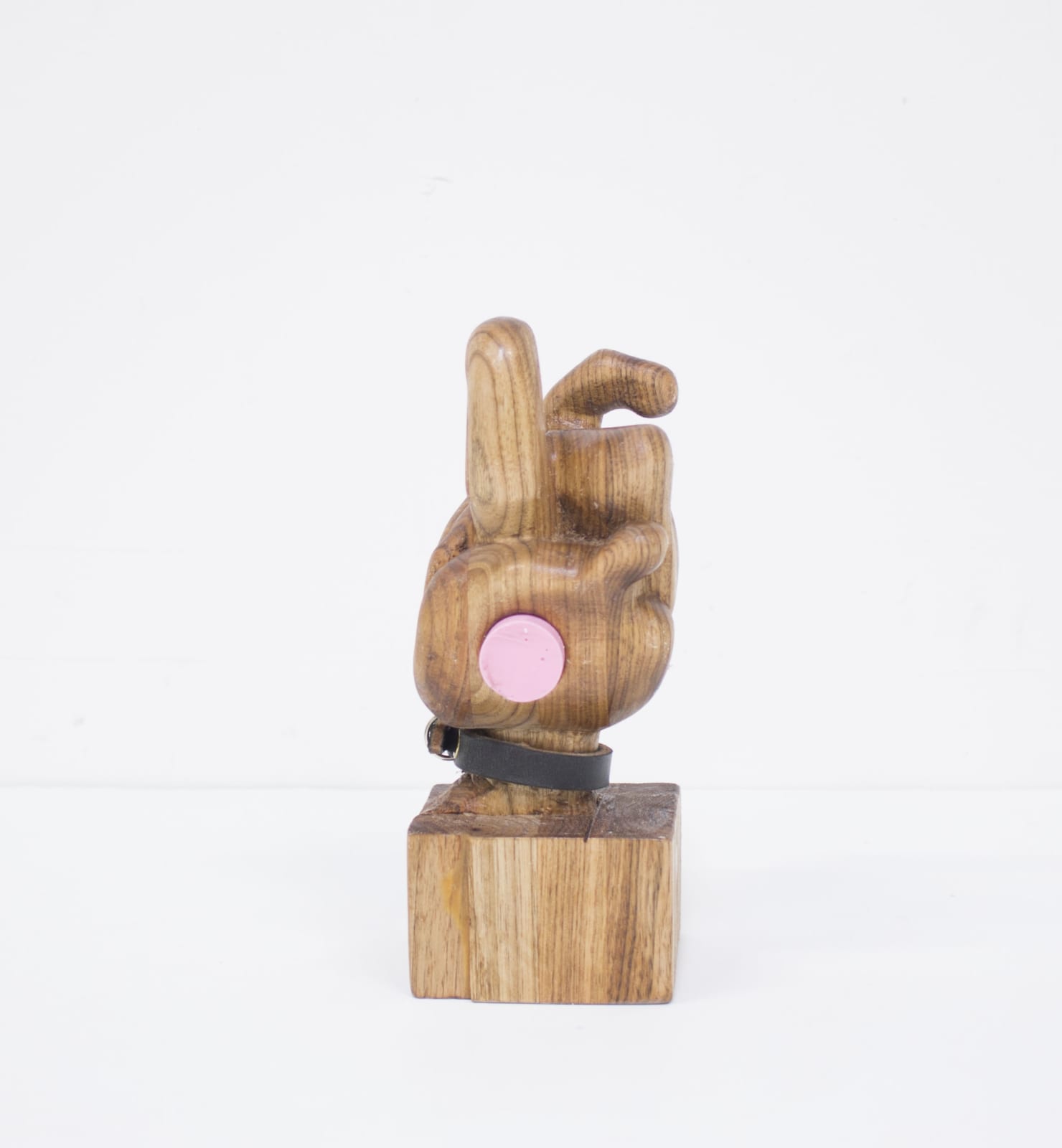 Douglas Rieger 道格拉斯·莱杰, Fist 拳, 2018