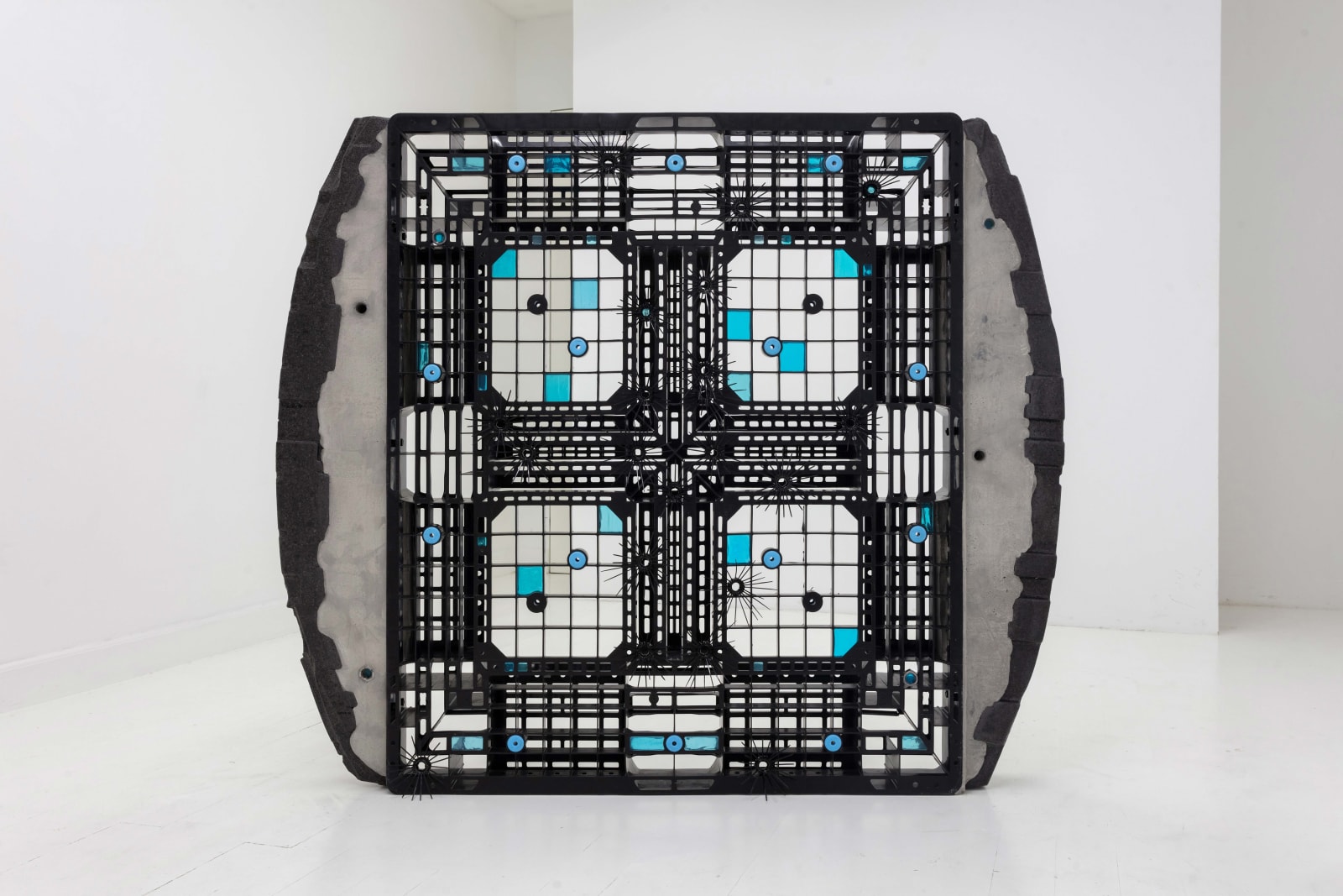 Leelee Chan 陳麗同, Pallet in Repose (Marine) 凝伫之盘 (海洋), 2019
