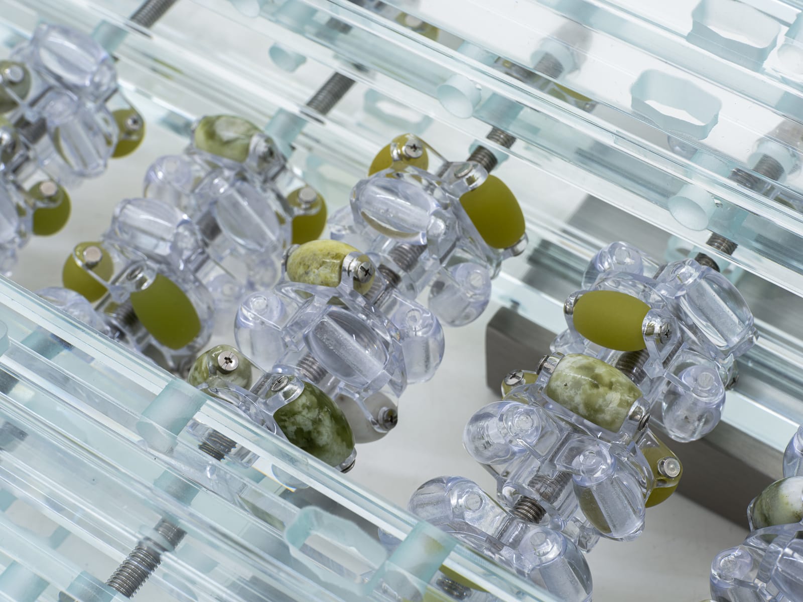 Leelee Chan 陳麗同, Blindfold Receptor (Crawling Jewel–Moss III) 蒙眼感知器（趴行宝石—青苔III）, 2023